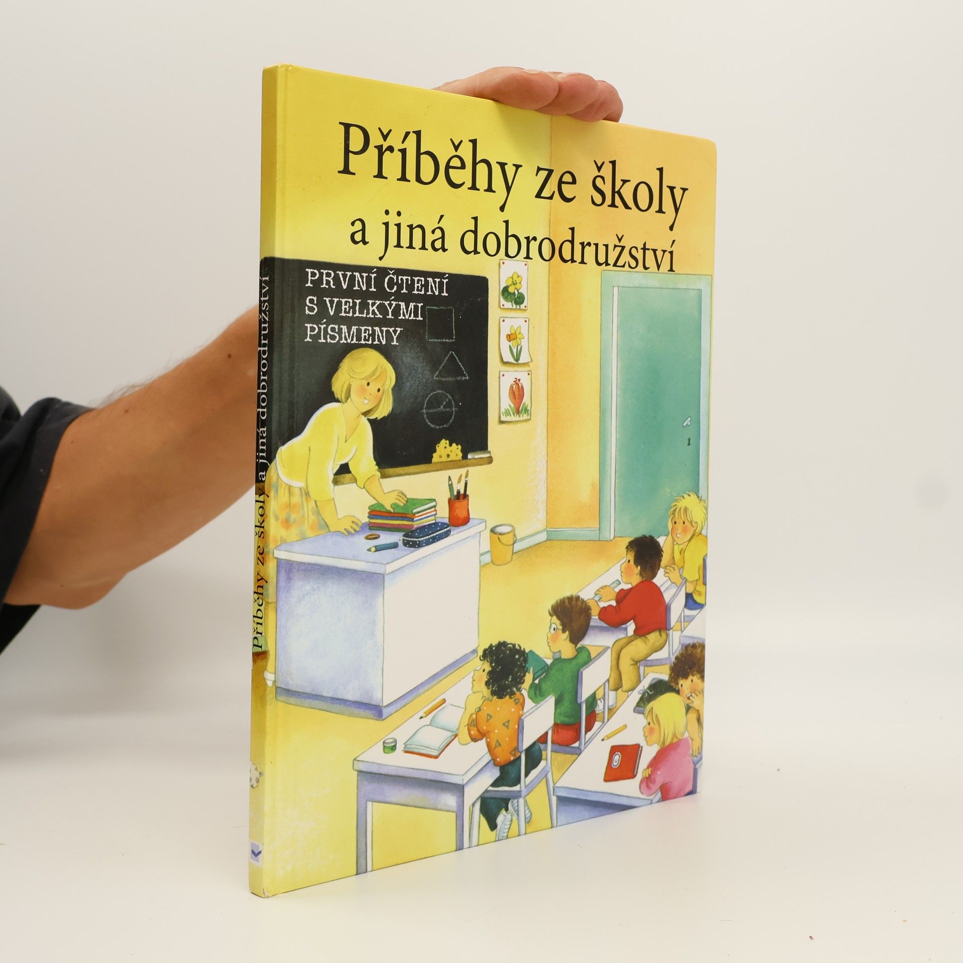 Valériane Macías Příběhy ze školy a jiná dobrodružství. První čtení s velkými písmeny