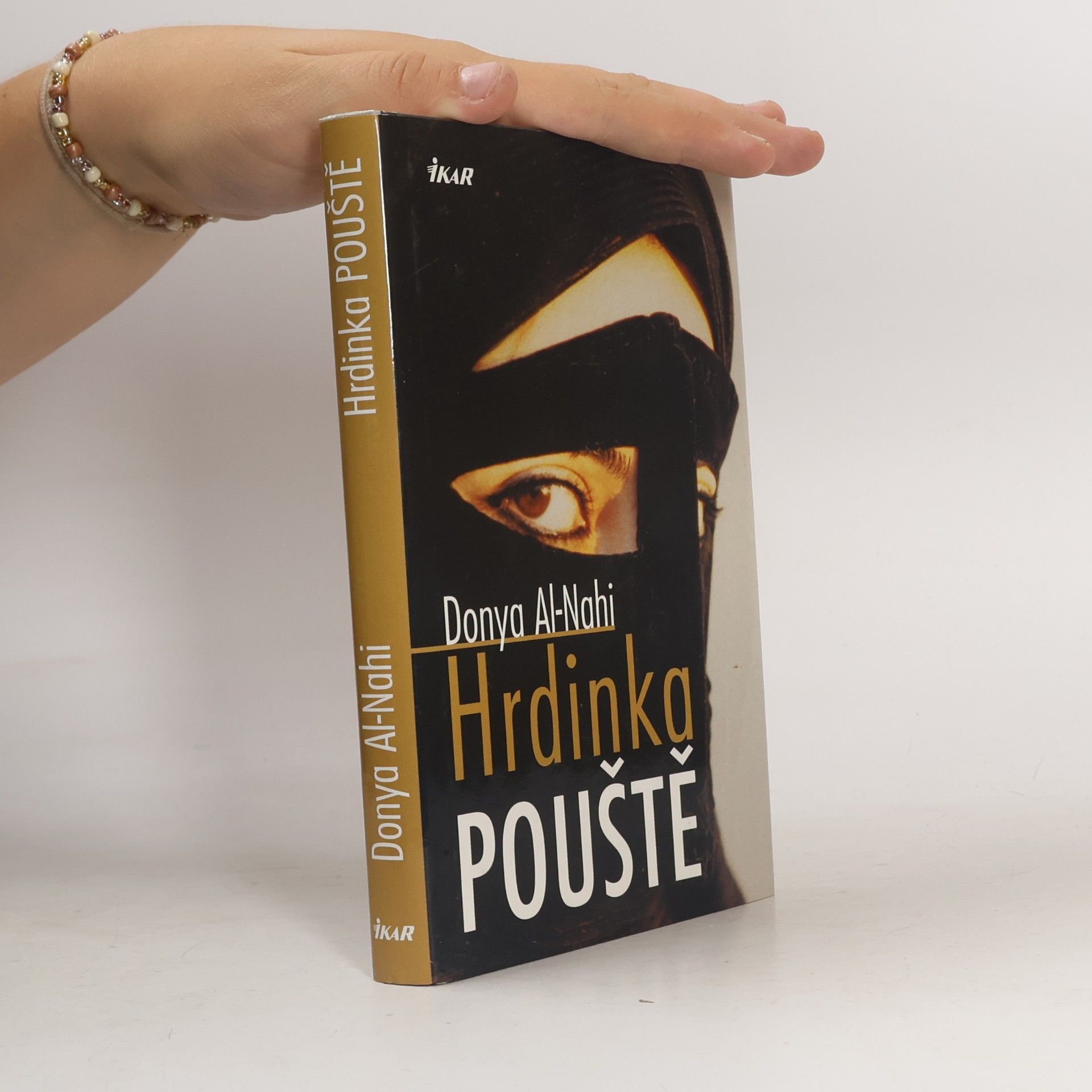 Donya Al-Nahi Hrdinka pouště