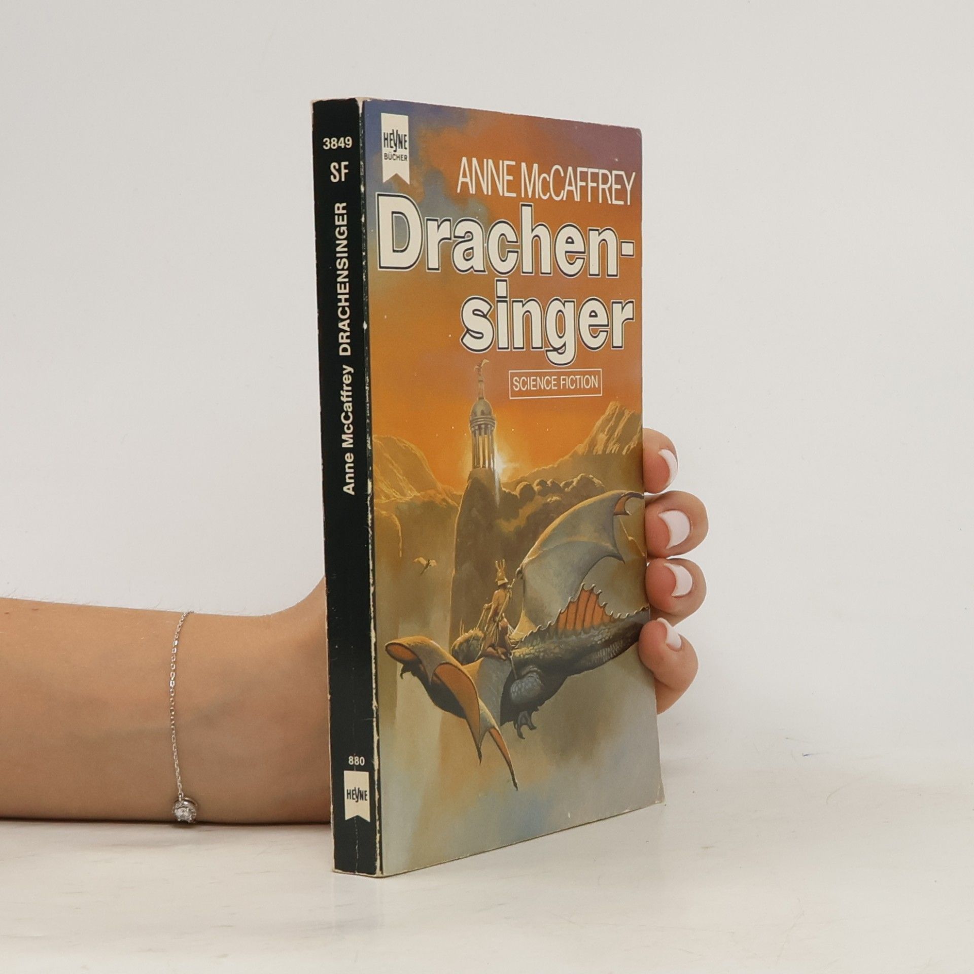 Anne McCaffrey Drachensinger. Science Fiction Roman. Übers. v. Birgit Reß-Bohusch