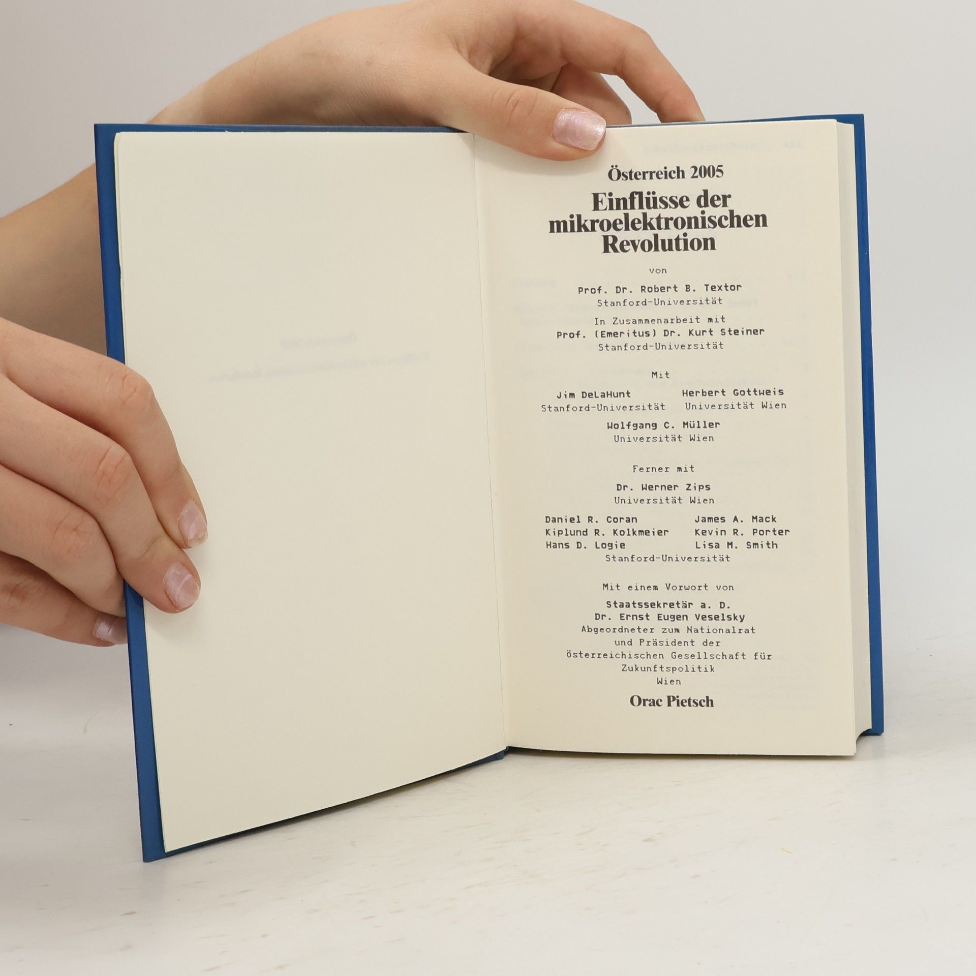 Robert B. Textor Einflüsse der mikroelektronischen Revolution