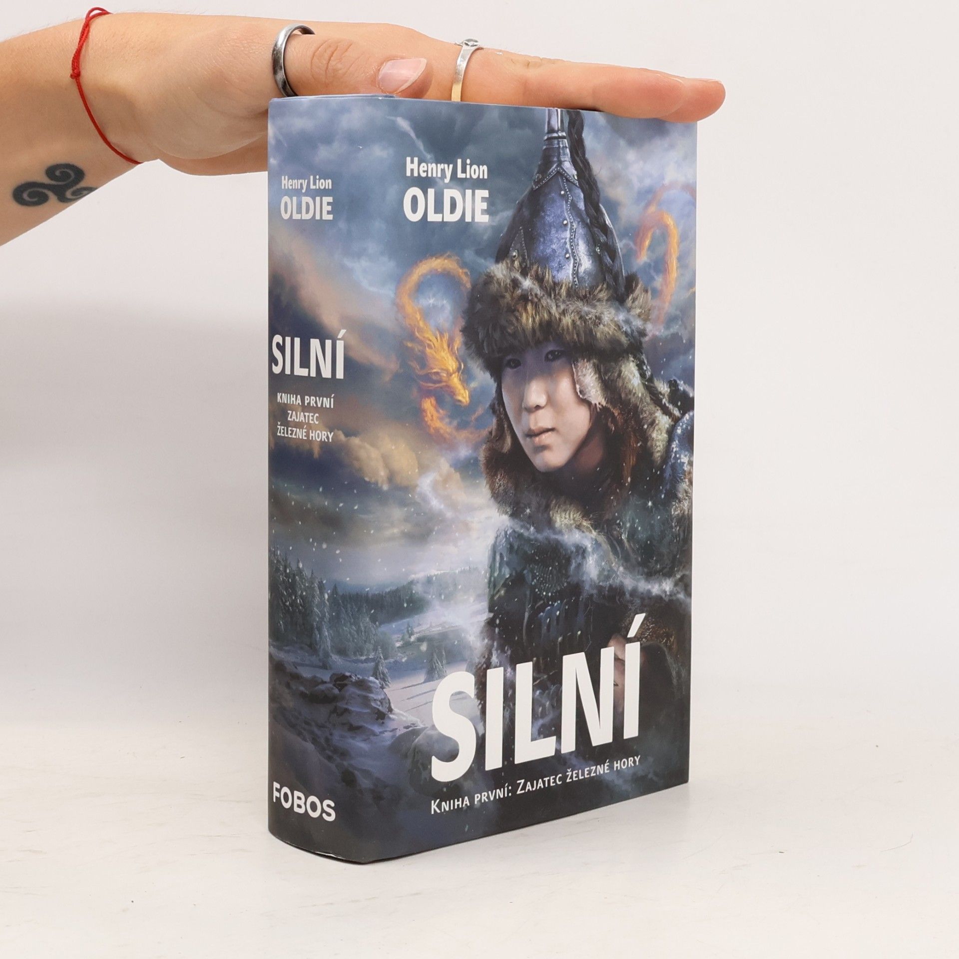 Genrì Lajon Oldì Zajatec železné hory. Silní. 1. díl