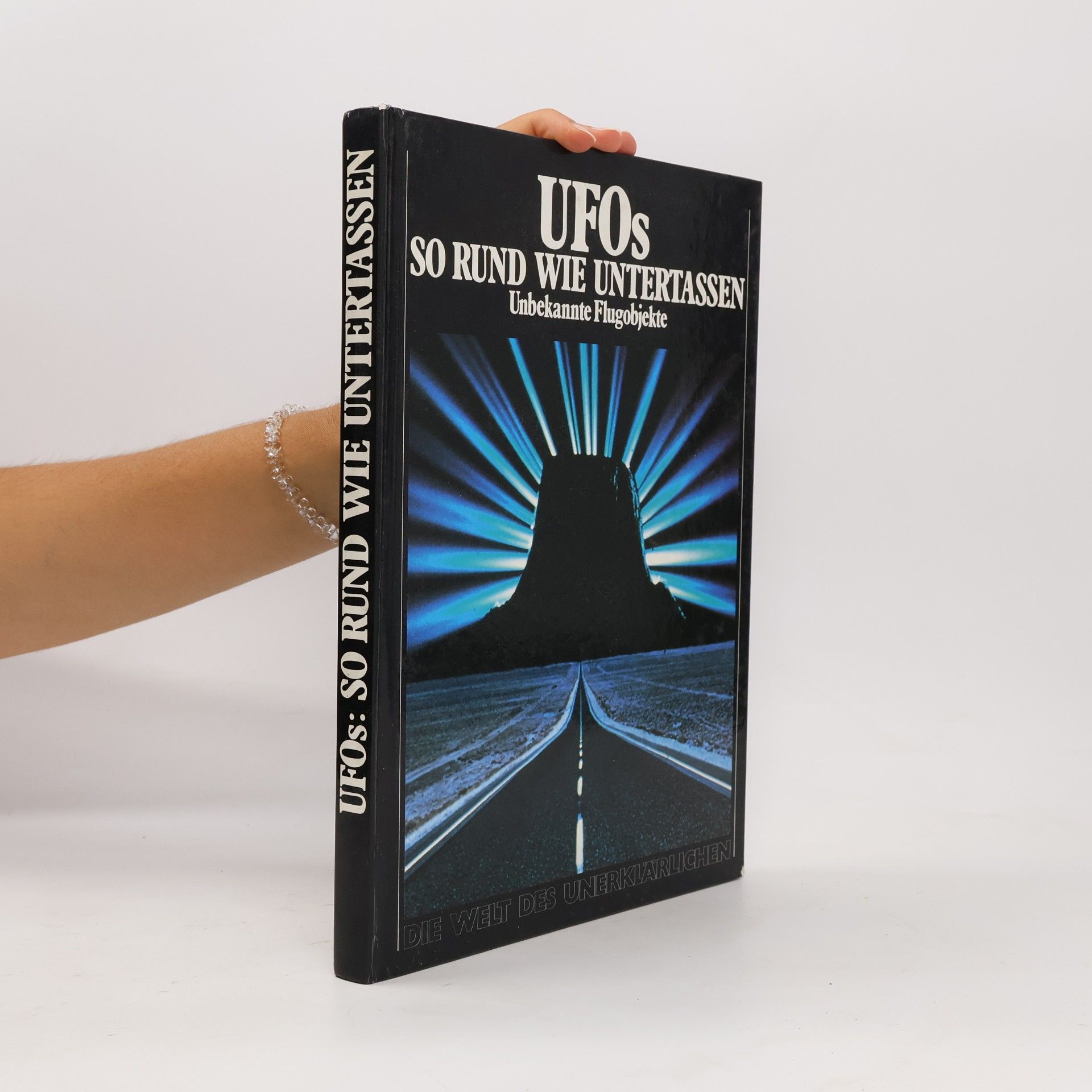 Various authors UFOs, so rund wie Untertassen
