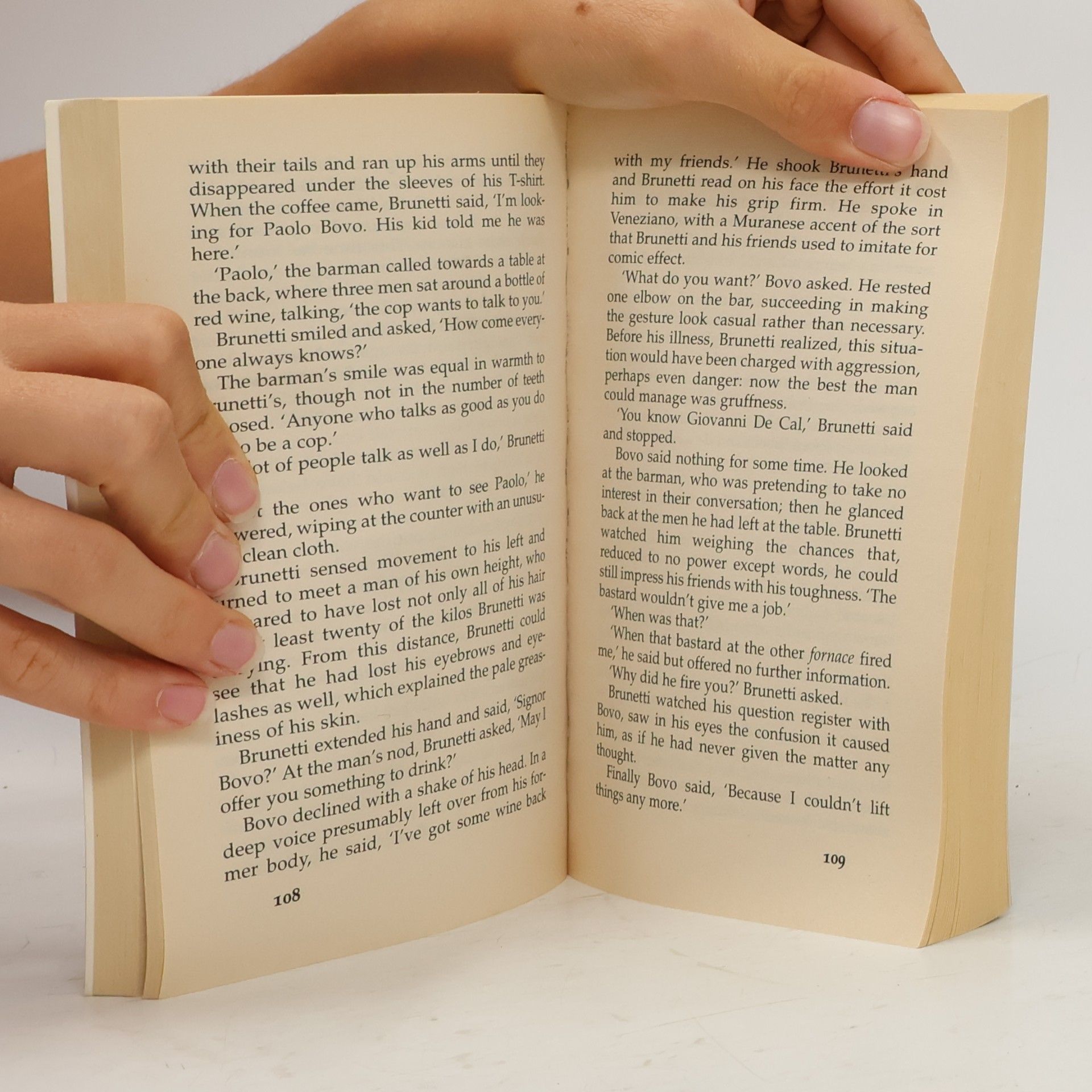 Donna Leon Through a Glass, Darkly