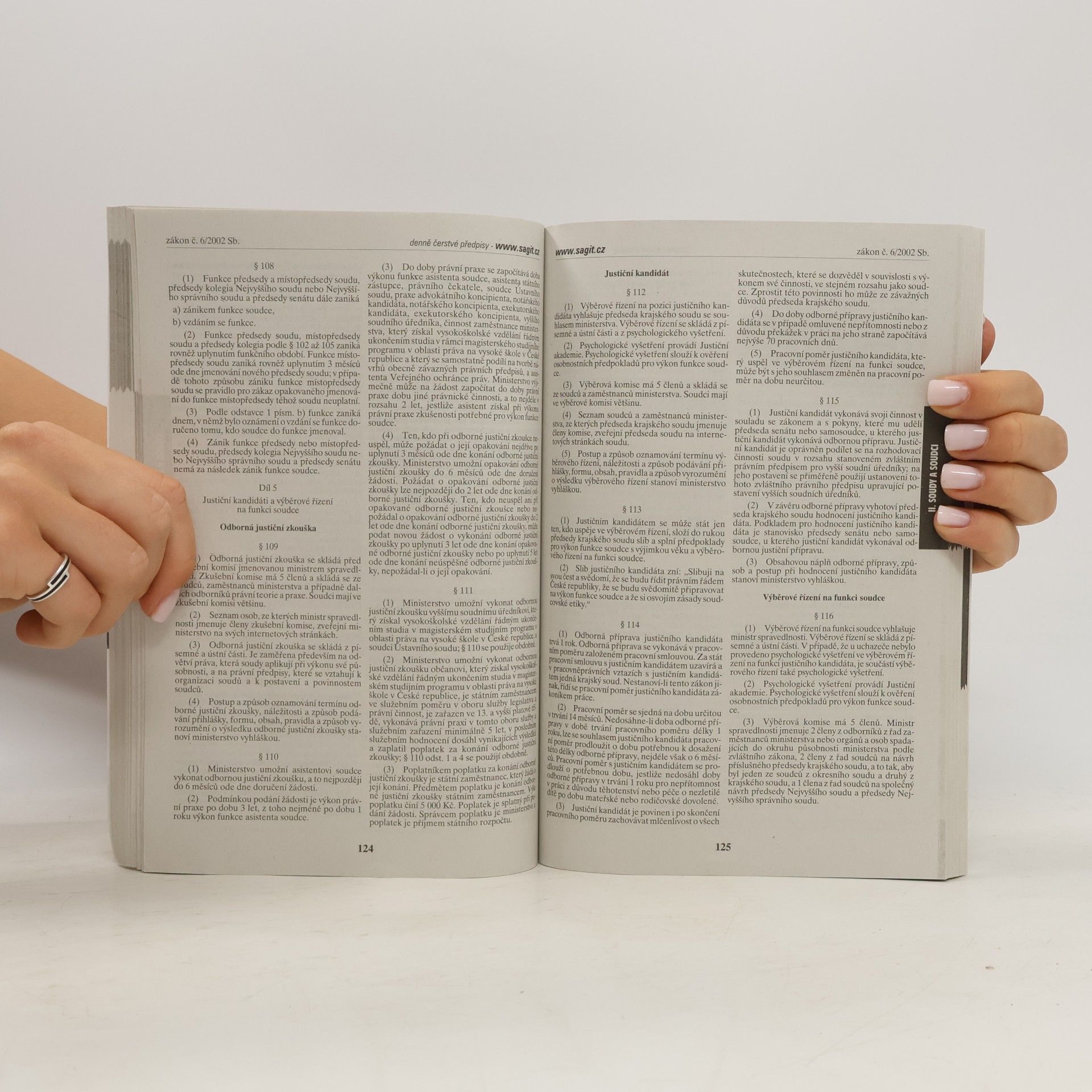 Various authors Úplné znění. Zákony o právnických profesích: advokáti, notáři, soudy a soudci
