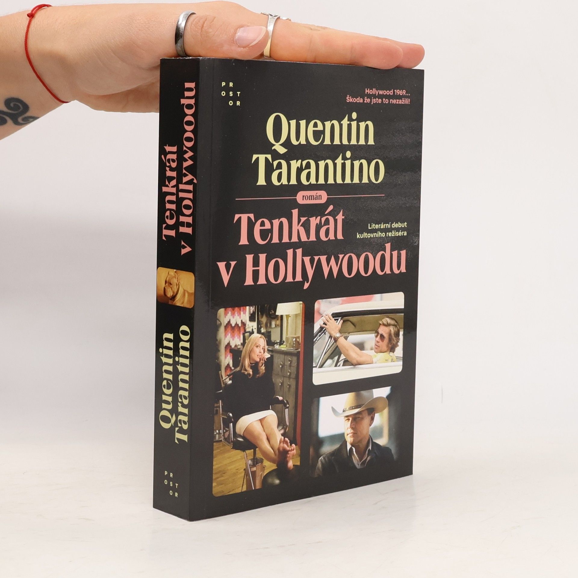 Quentin Tarantino Tenkrát v Hollywoodu : román