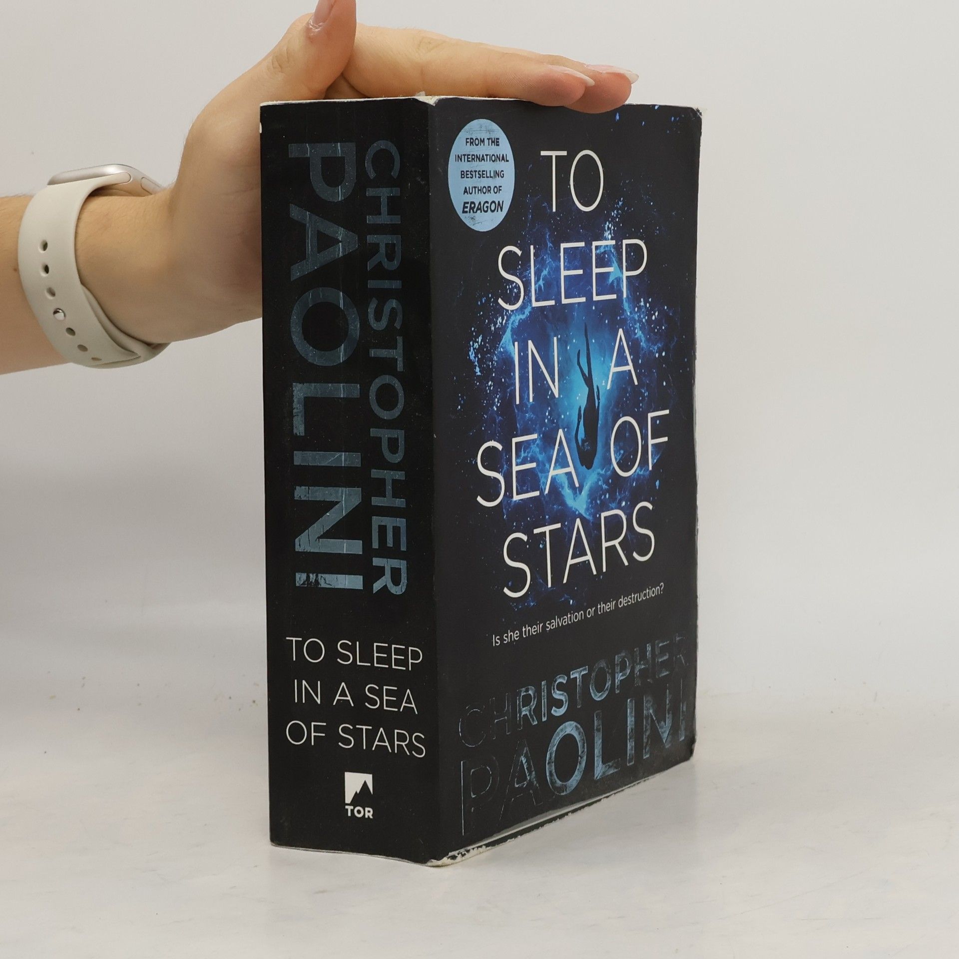 Christopher Paolini To sleep in a sea of stars