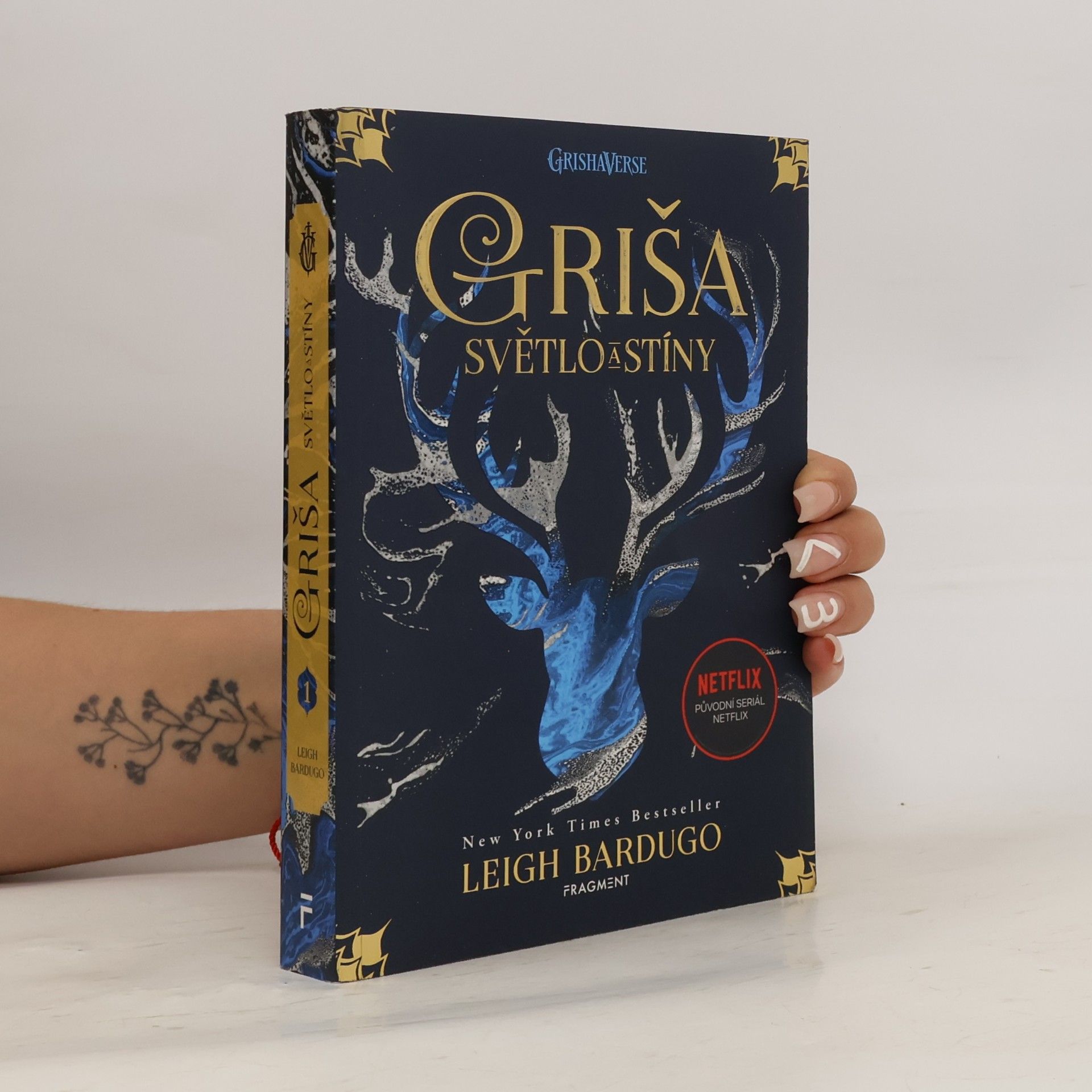 Leigh Bardugo Griša. Světlo a stíny