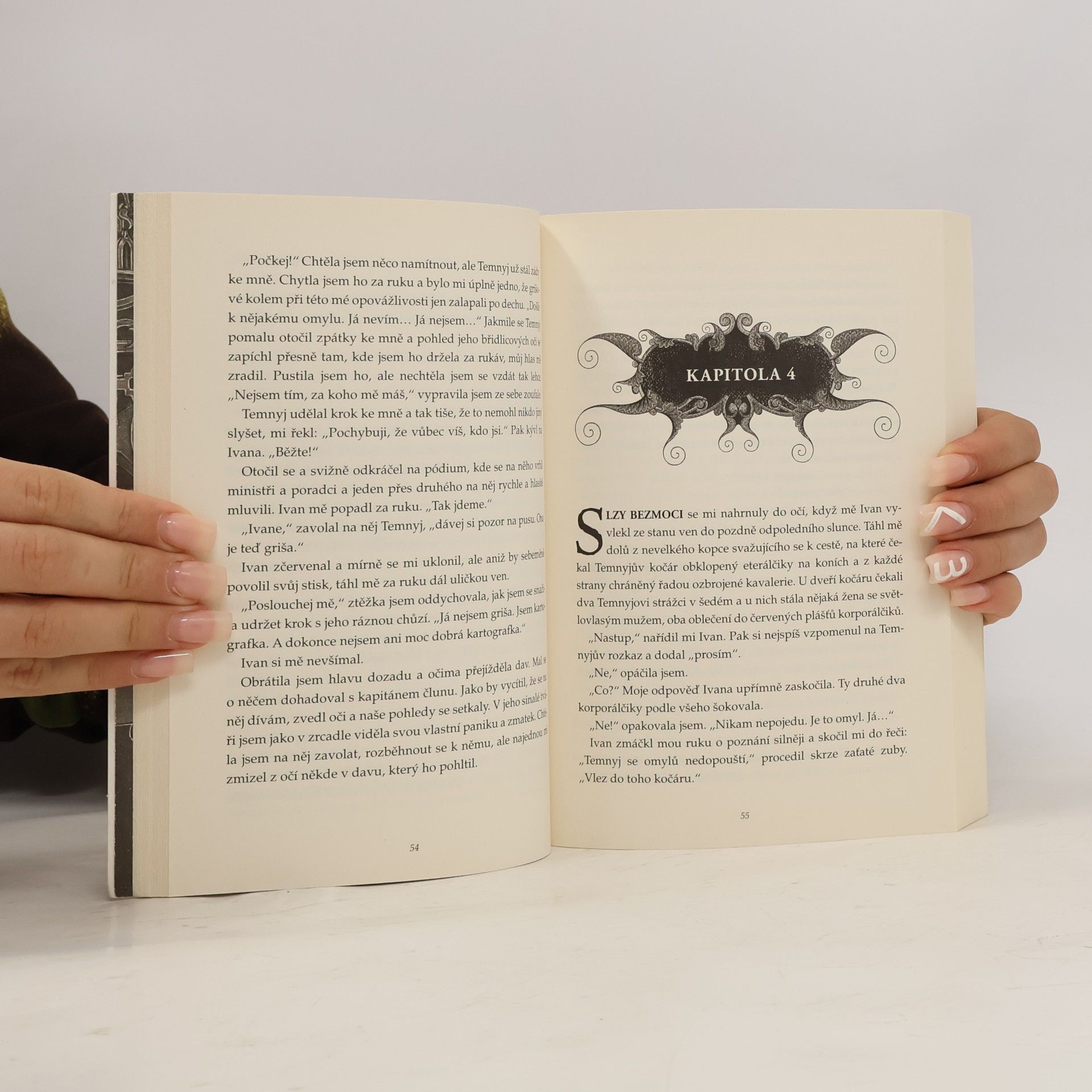 Leigh Bardugo Griša. Světlo a stíny