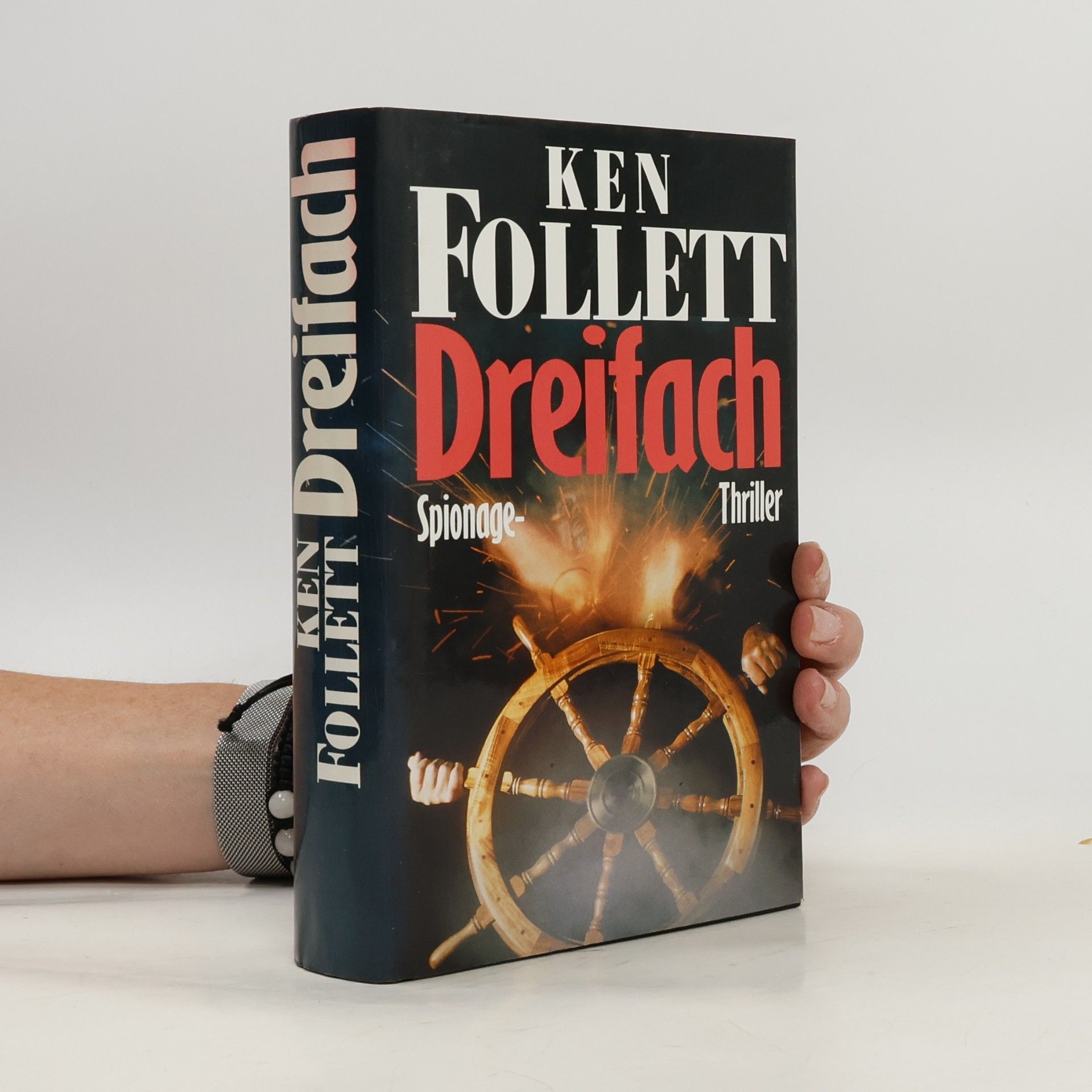 Dreifach : Spionage-Thriller