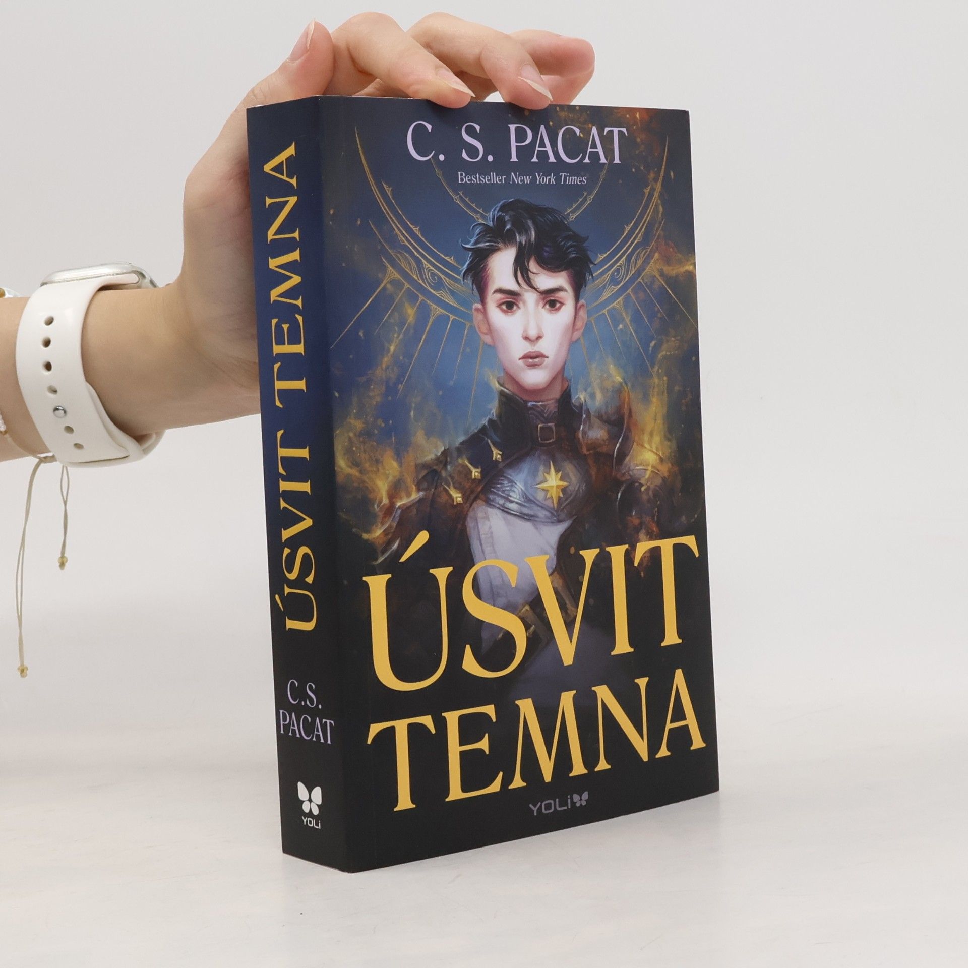 C. S. Pacat Úsvit temna