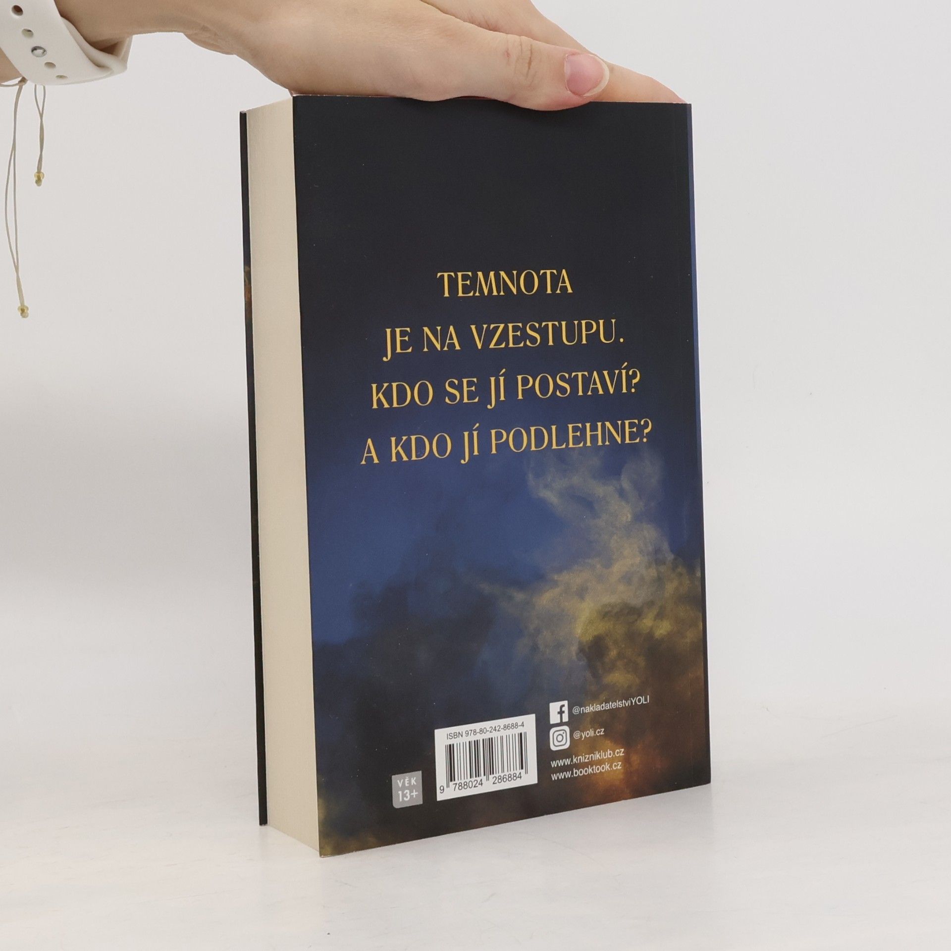 C. S. Pacat Úsvit temna