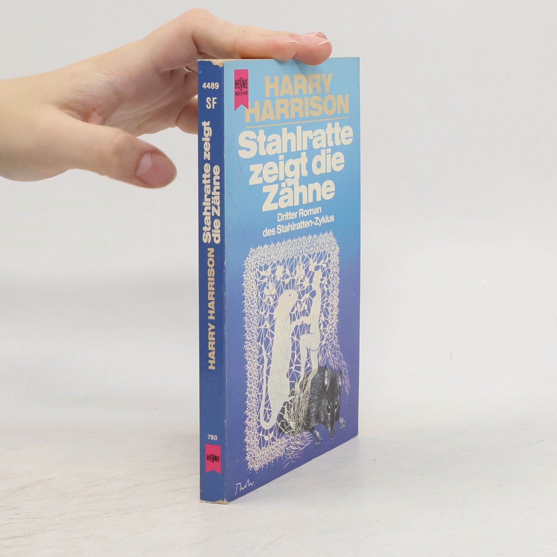 Harry Harrison Stahlratte zeigt die Zähne