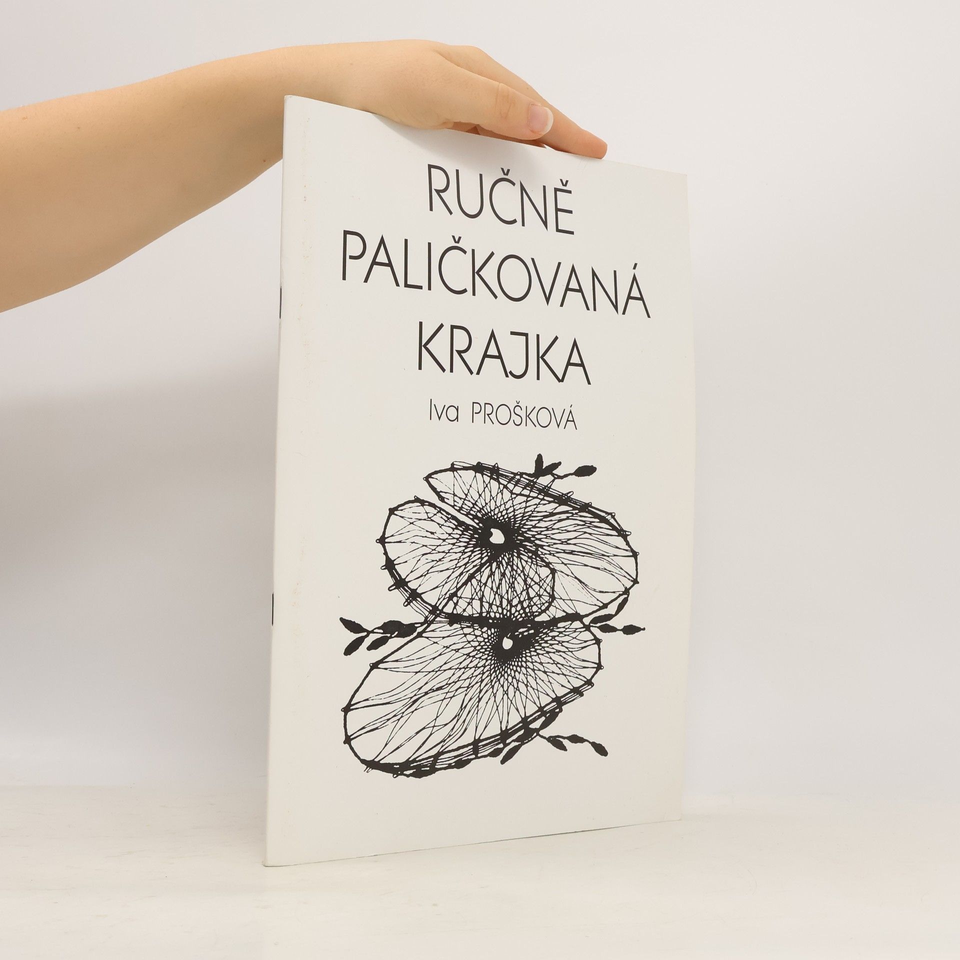 Ručně paličkovaná krajka
