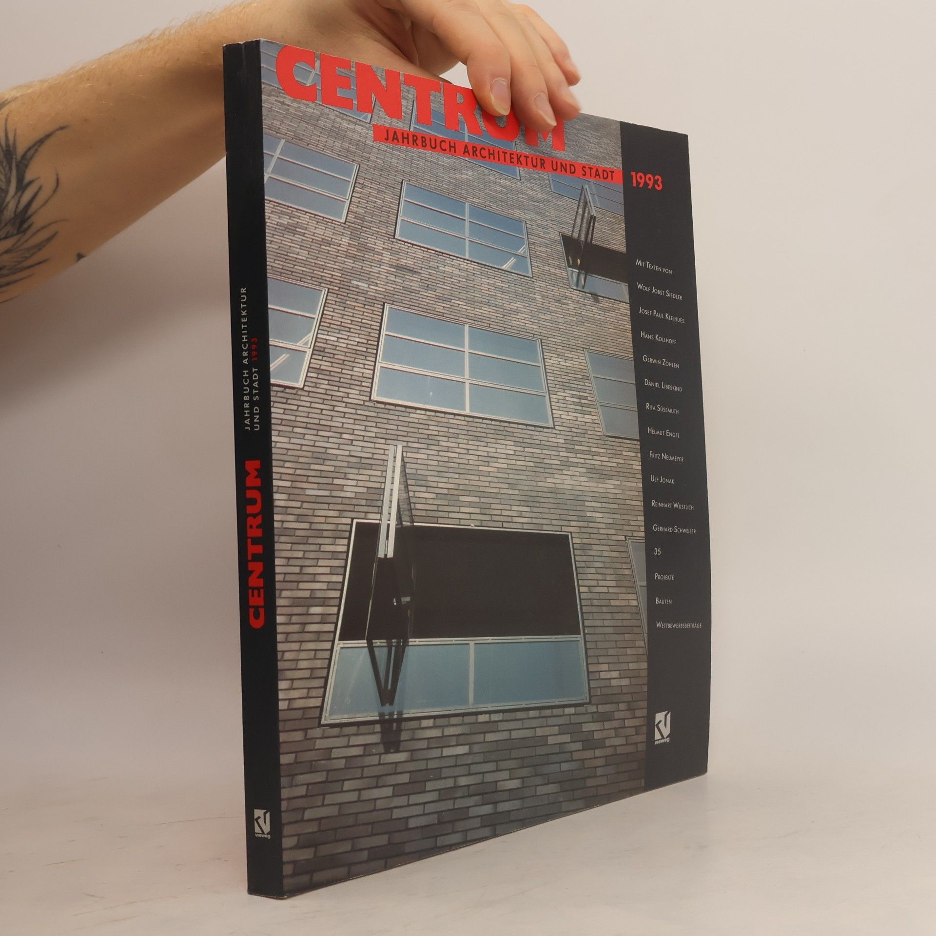 Jahrbuch Architektur und Stadt 1993. Centrum