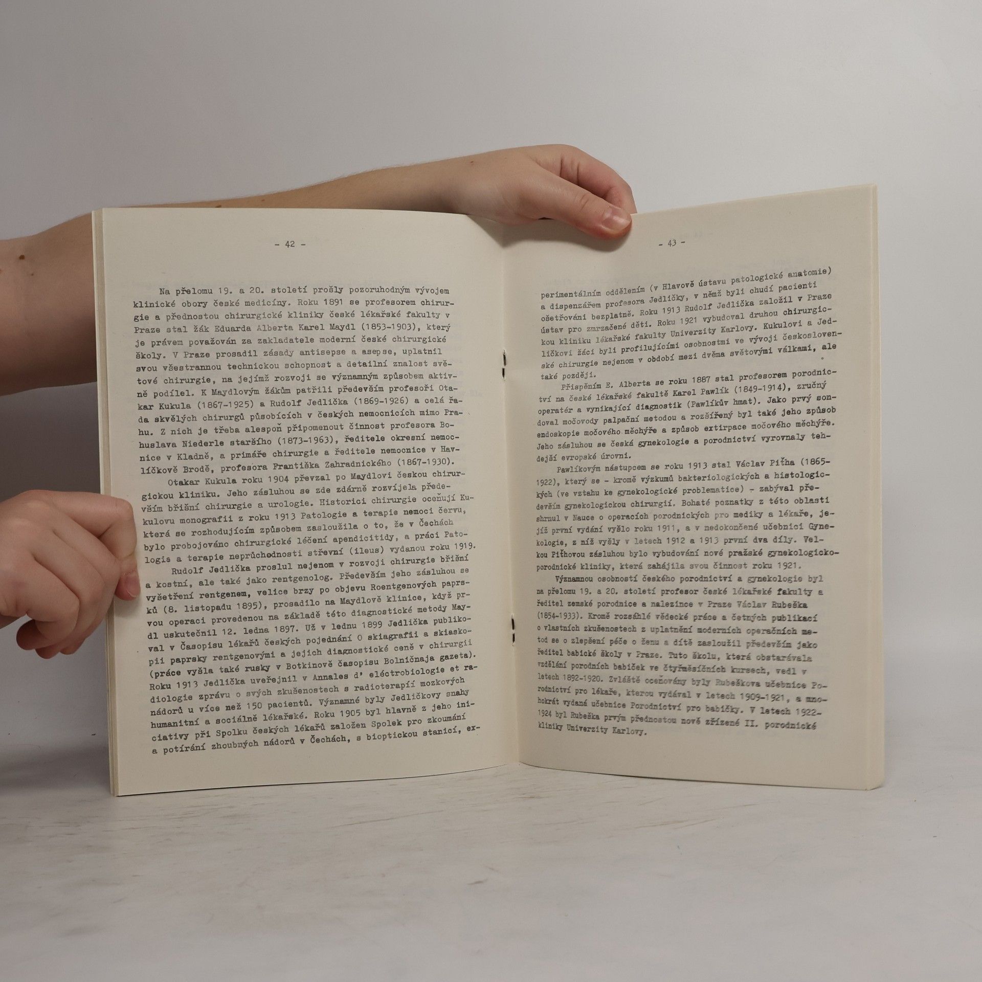 Ladislav Niklíček Přehled dějin českého lékařství a zdravotnictví. Díl 1