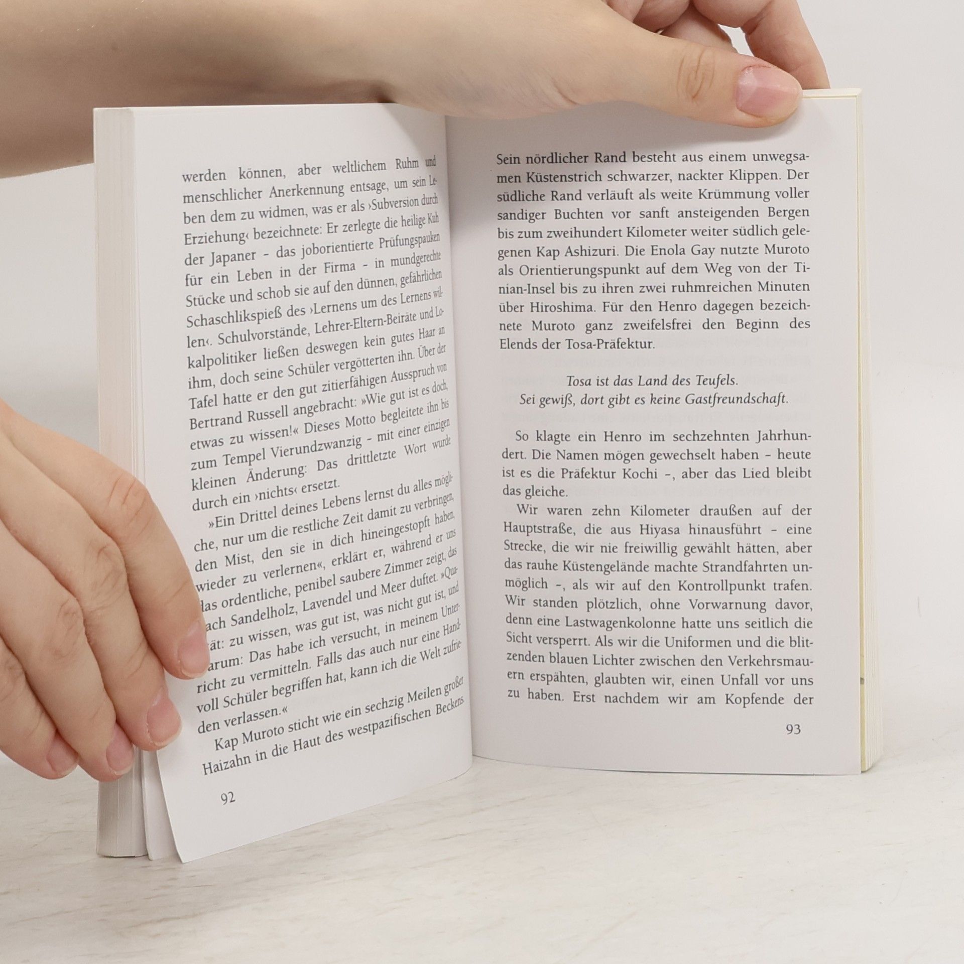 Ian McDonald Schere schneidet Papier wickelt Stein