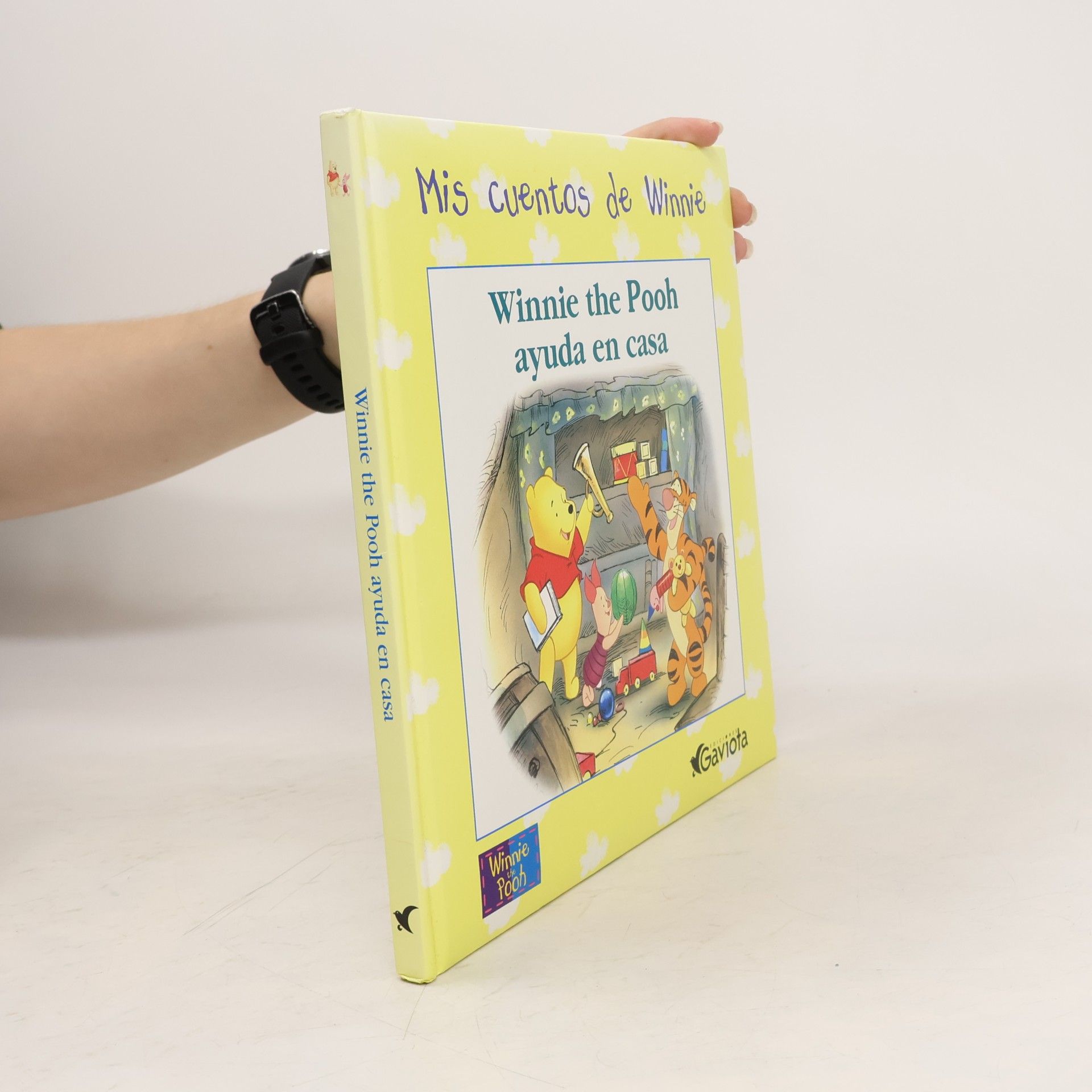 Liwayway; Walt Disney Company Alonso Mendoza Winnie the Pooh ayuda en casa