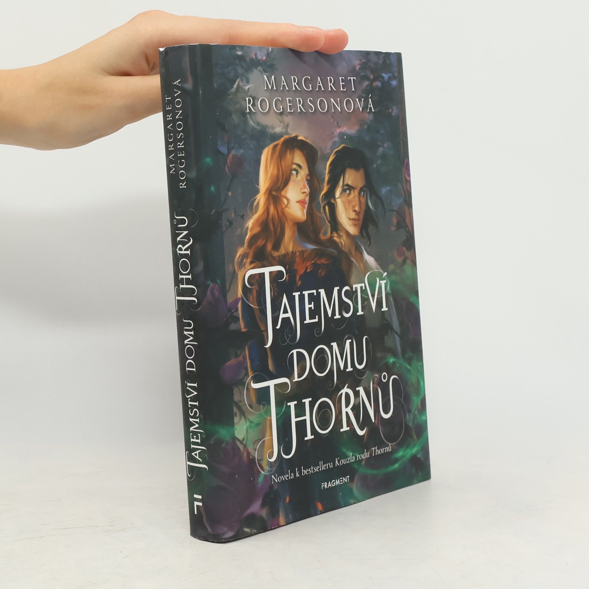 Margaret Rogerson Tajemství domu Thornů