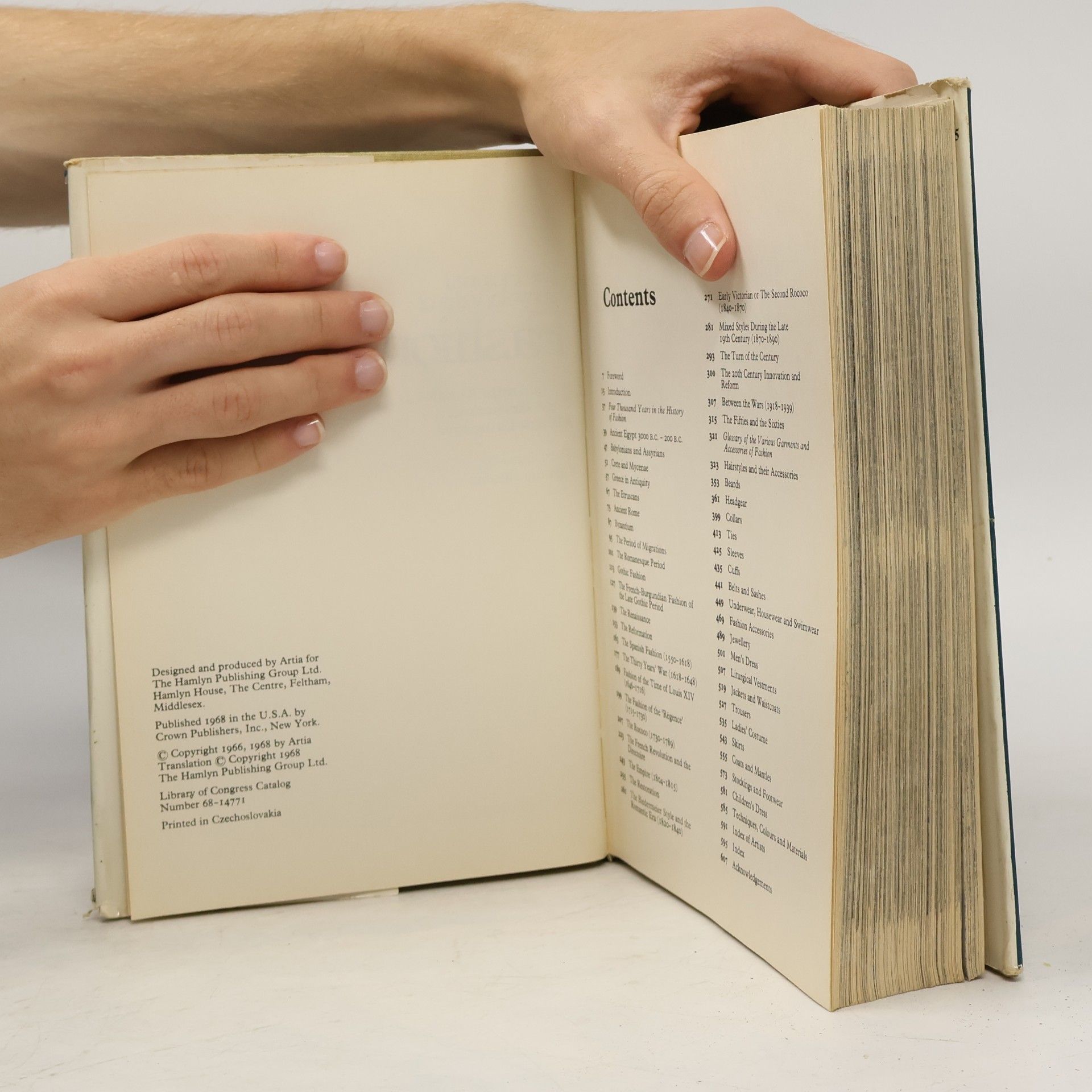 Kolektív autorov The Pictorial Encyclopedia of Fashion
