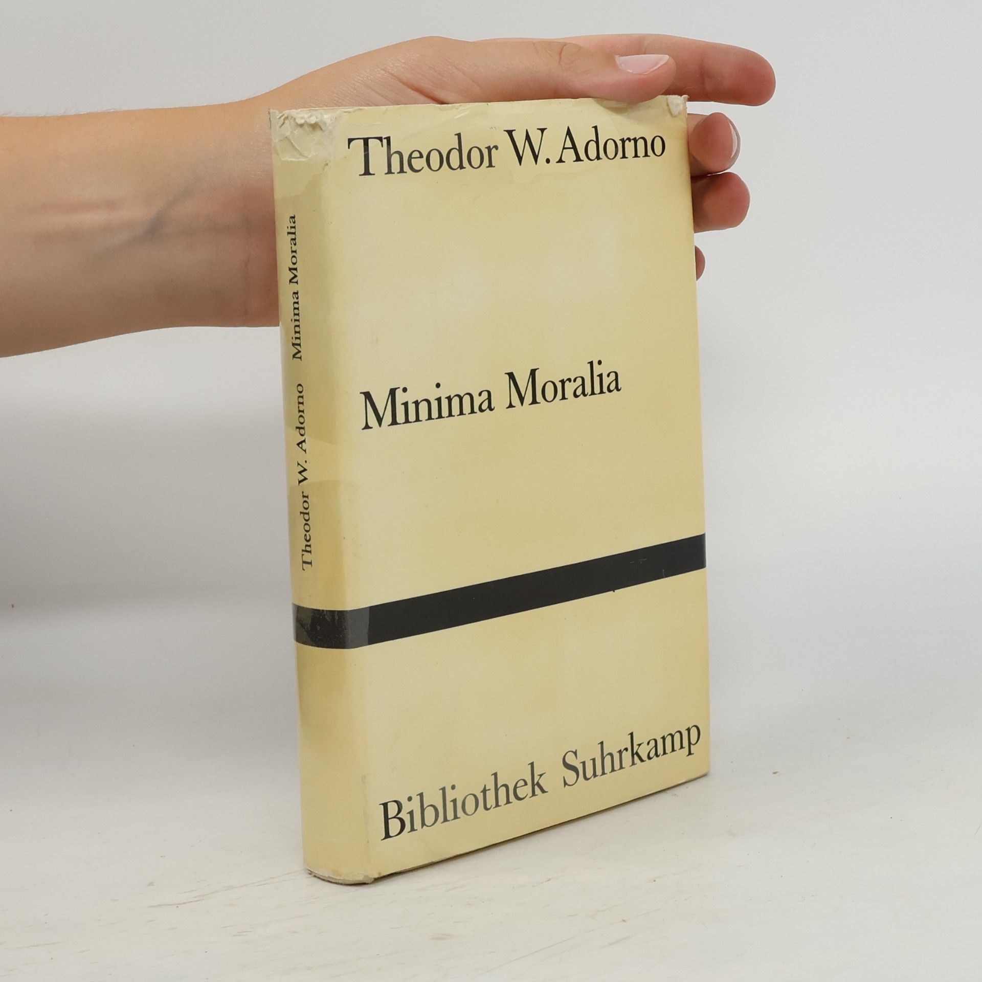 Theodor W. Adorno Minima Moralia