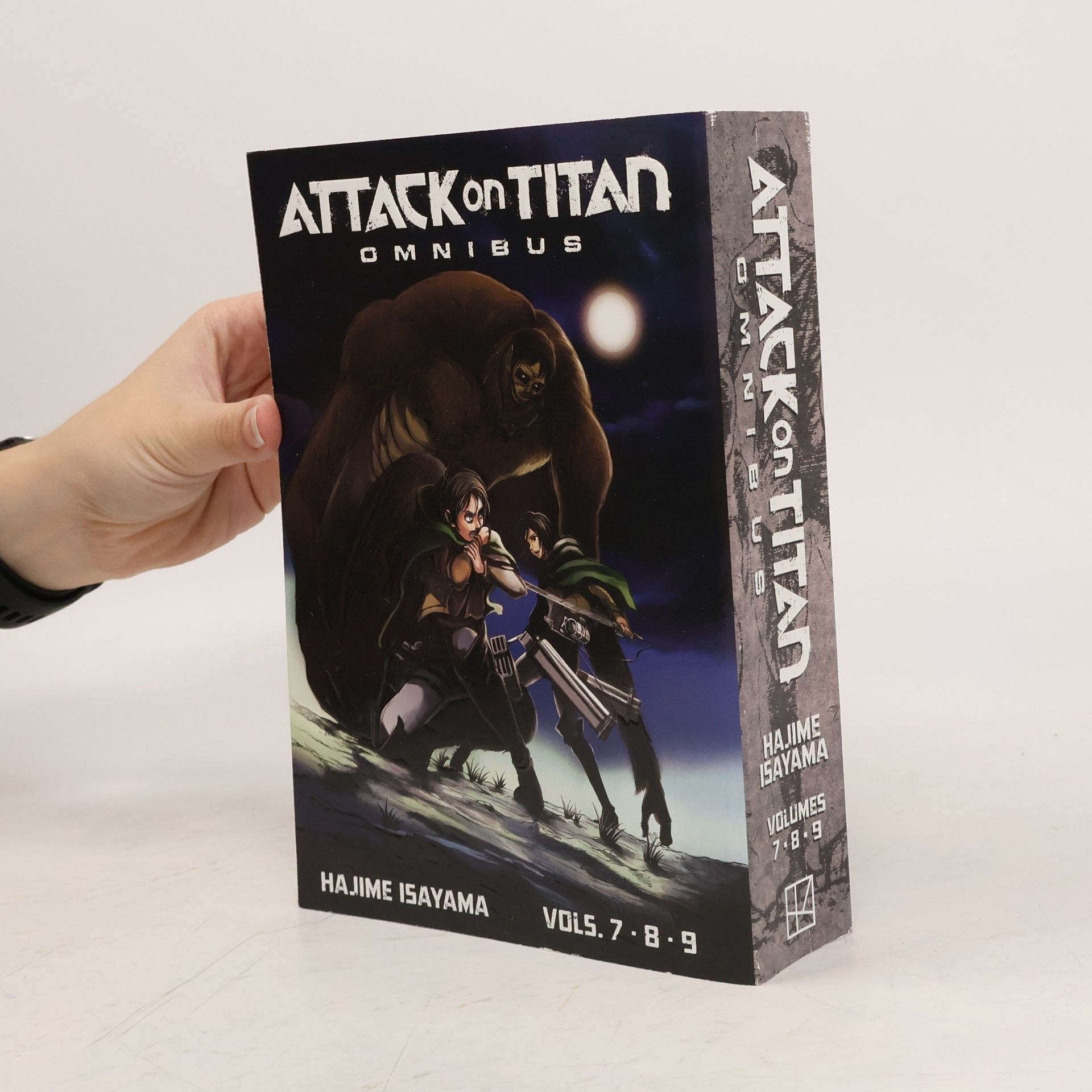 Hadžime Isajama Attack on Titan. Omnibus. Vol. 7-9