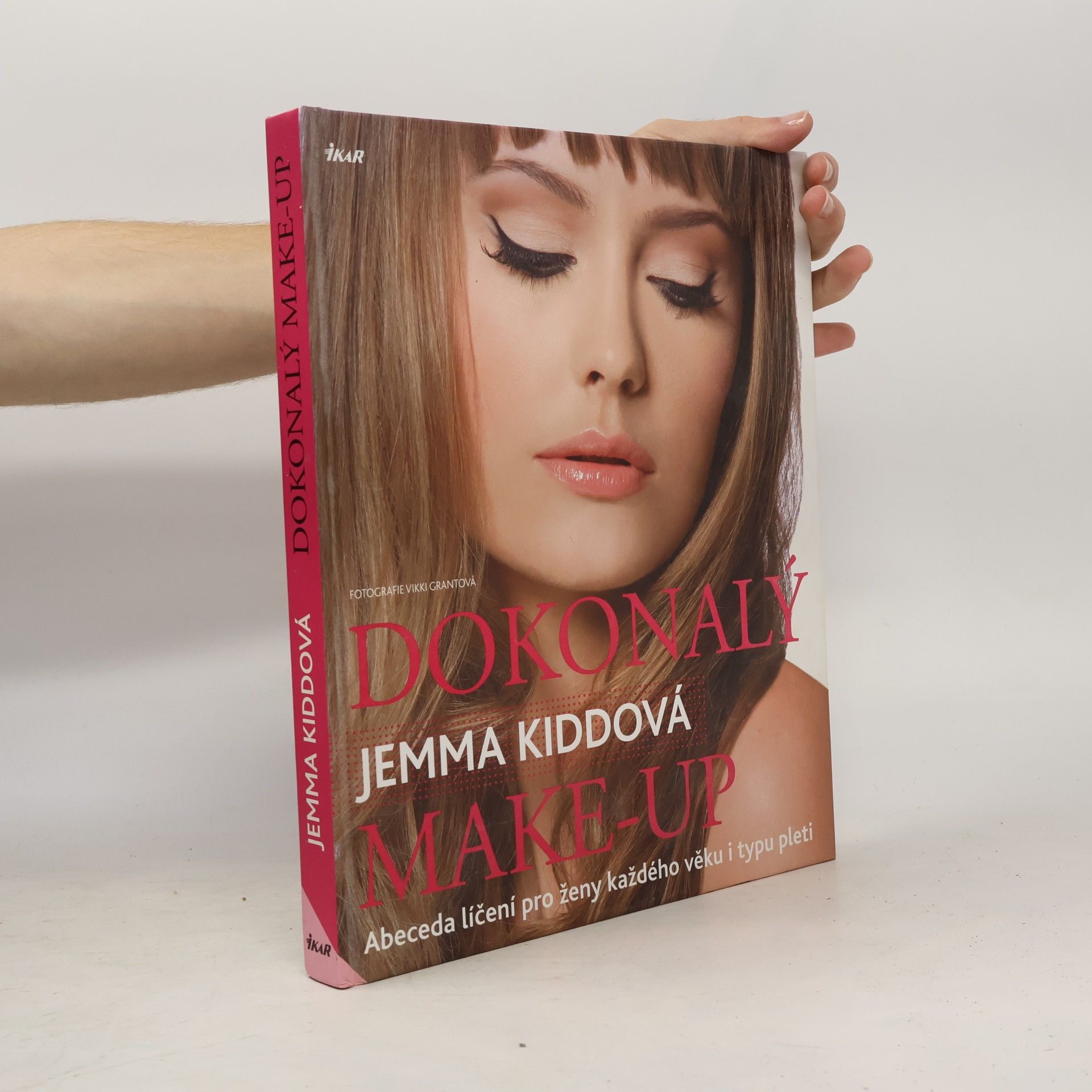 Jemma Kidd Dokonalý make-up