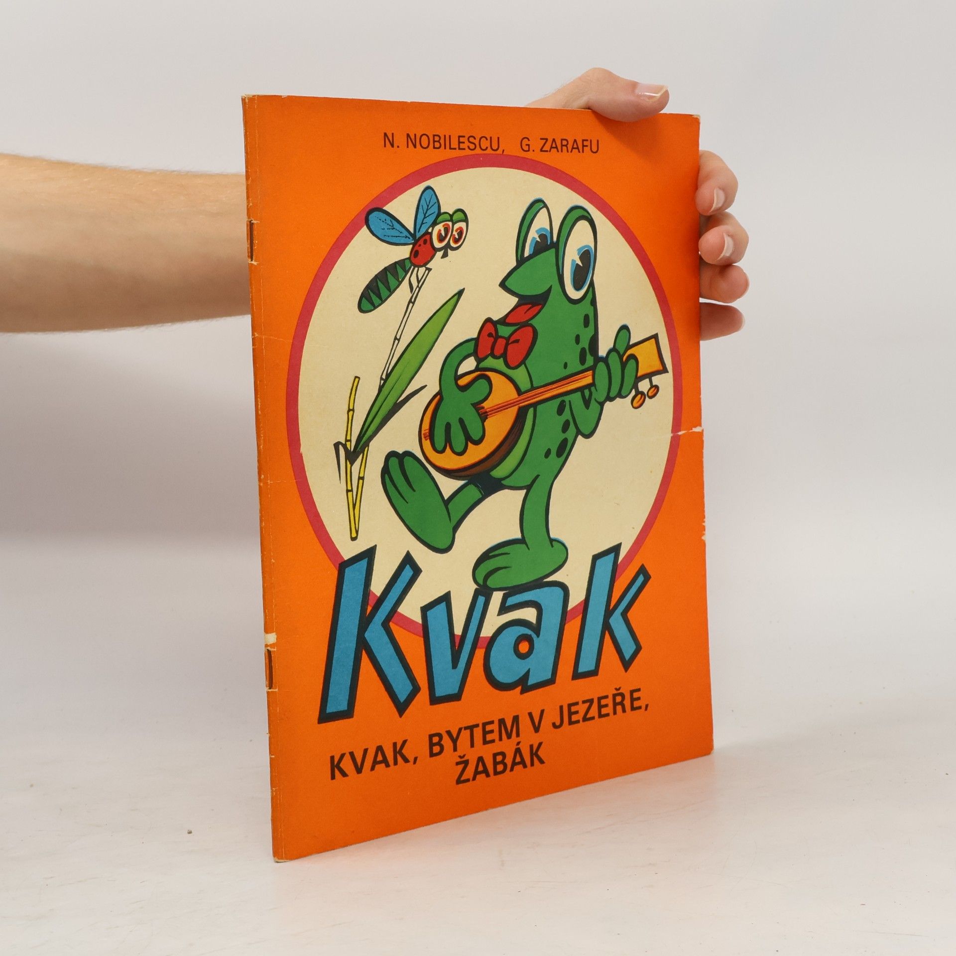 Niki Nobilescu Kvak, bytem v jezeře, žabák