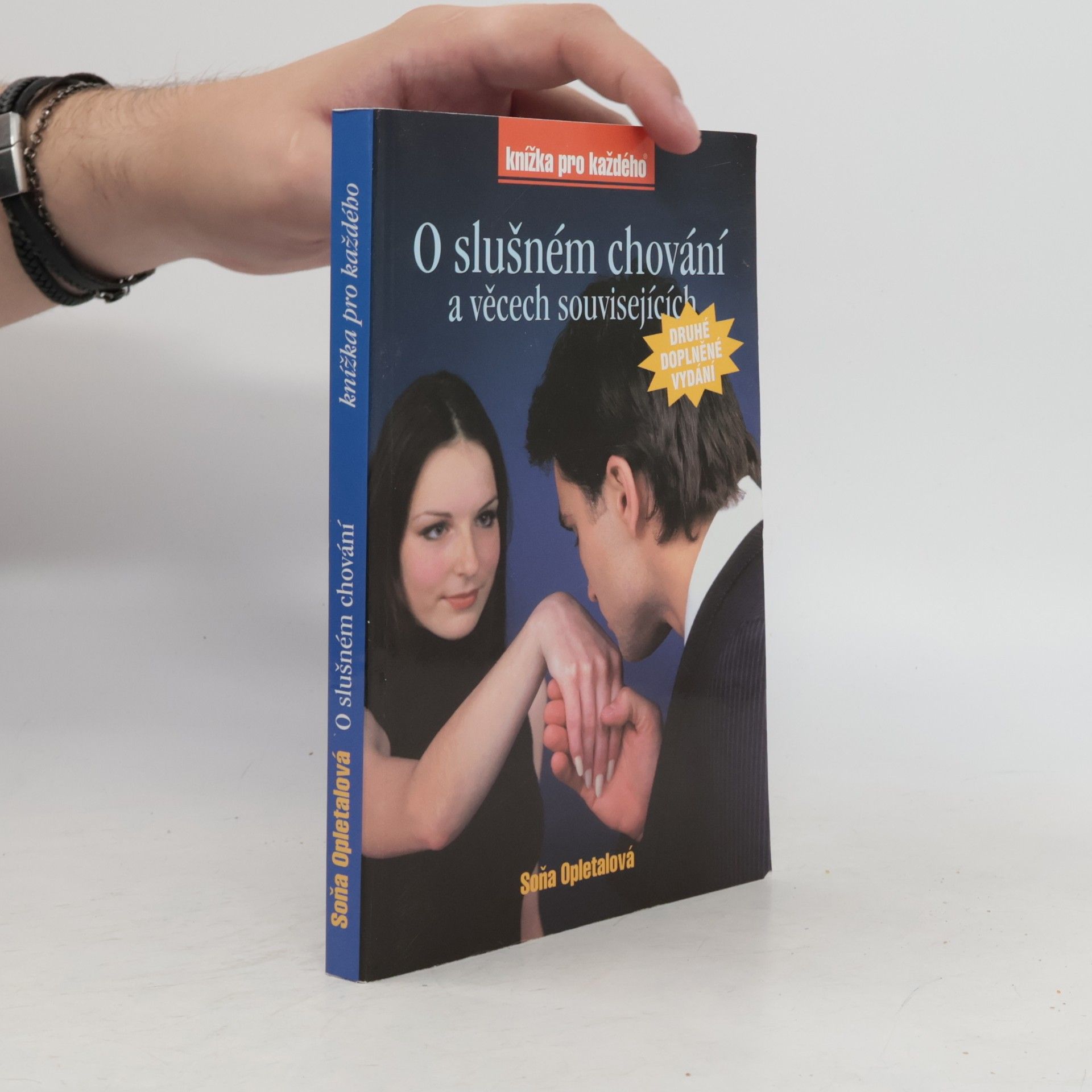 Soňa Opletalová O slušném chování (a věcech souvisejících)