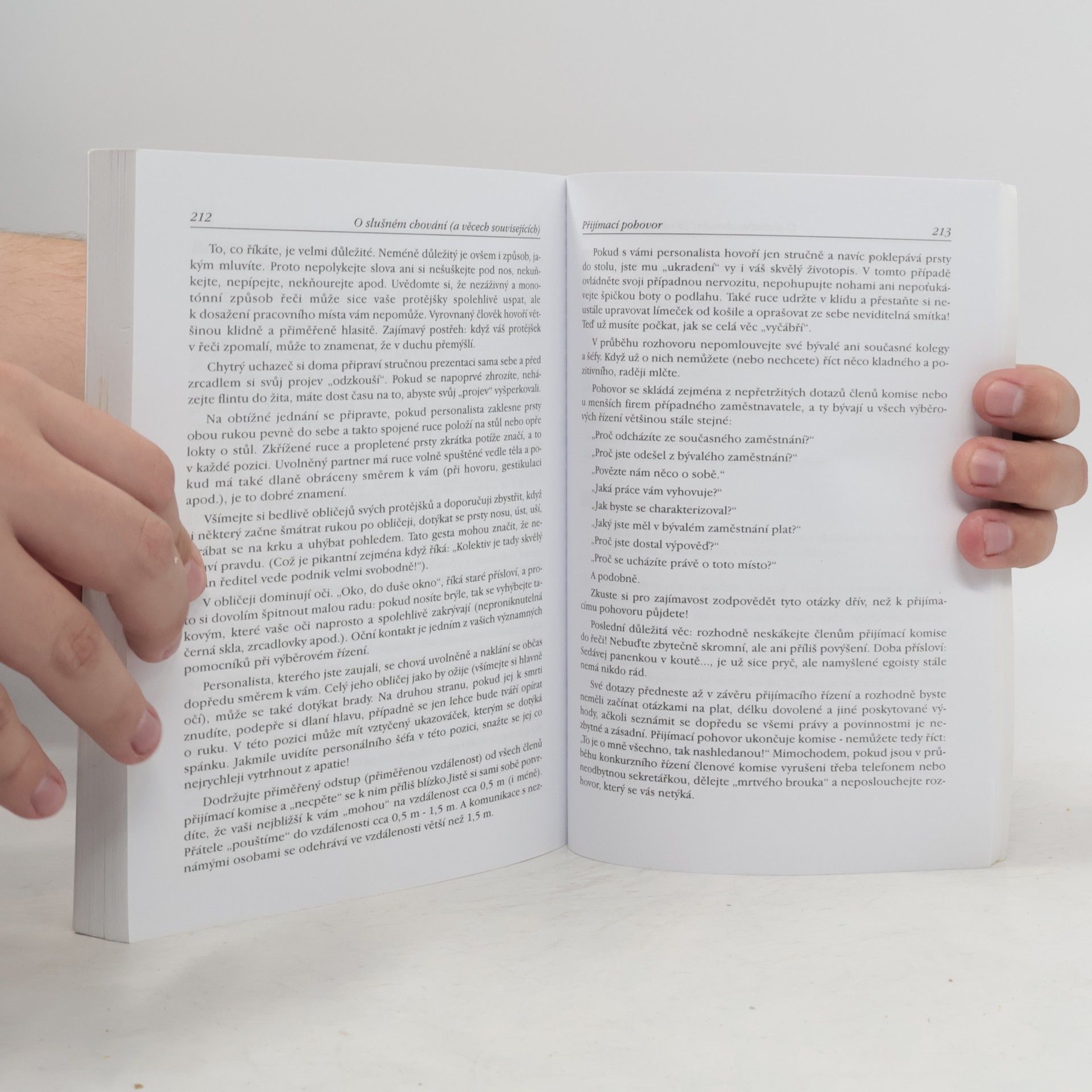 Soňa Opletalová O slušném chování (a věcech souvisejících)