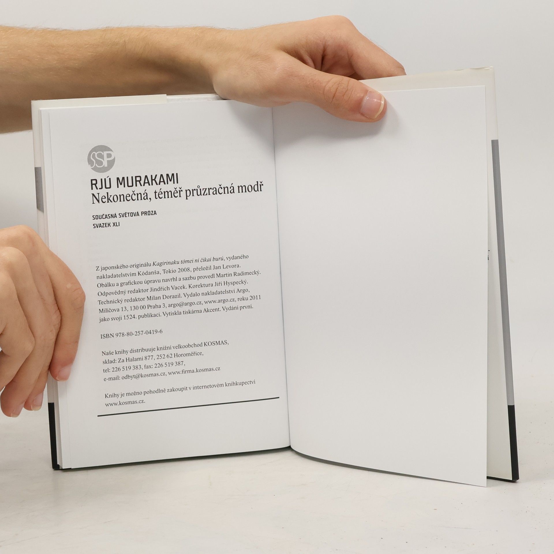 Ryū Murakami Nekonečná, téměř průzračná modř