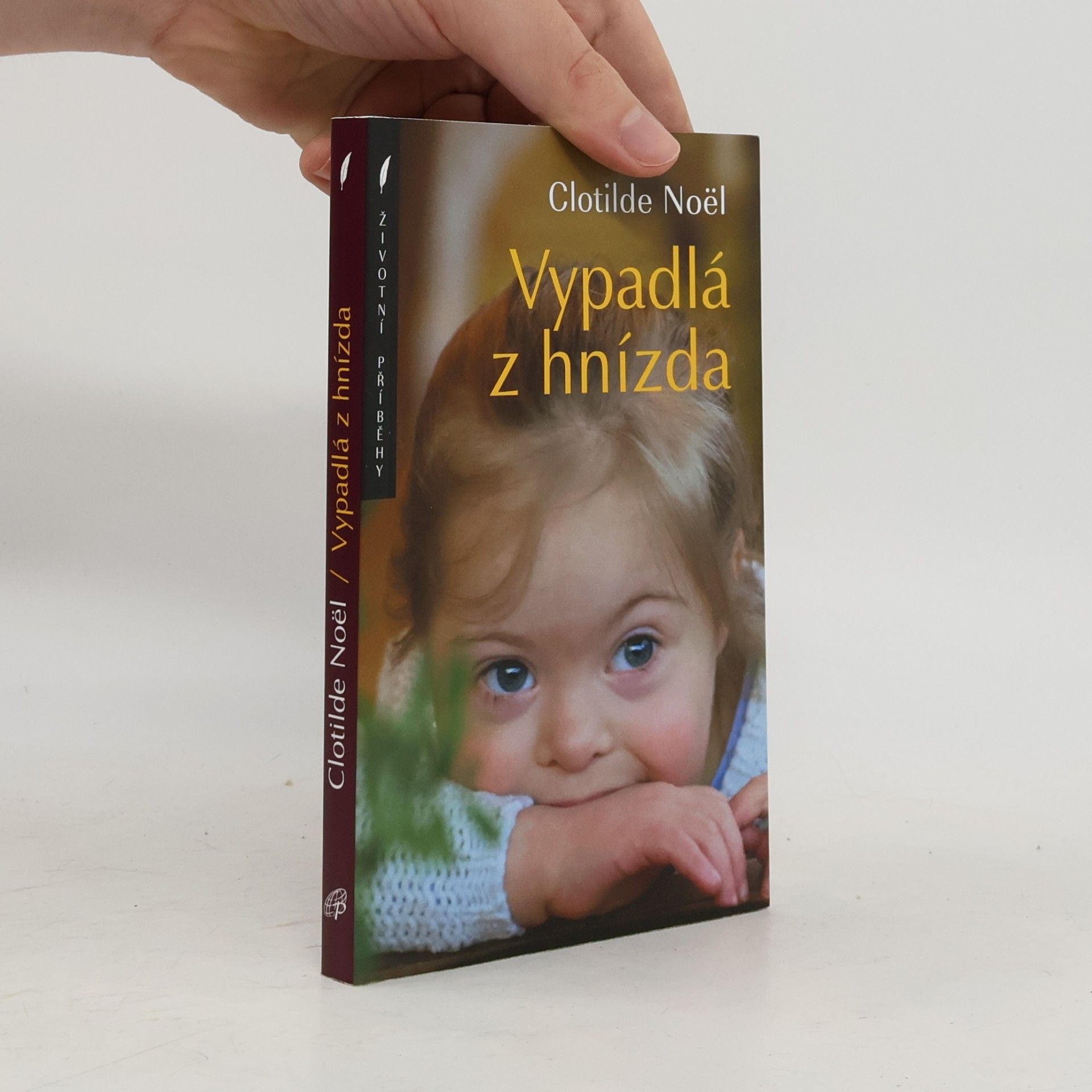 Clotilde Noël Vypadlá z hnízda