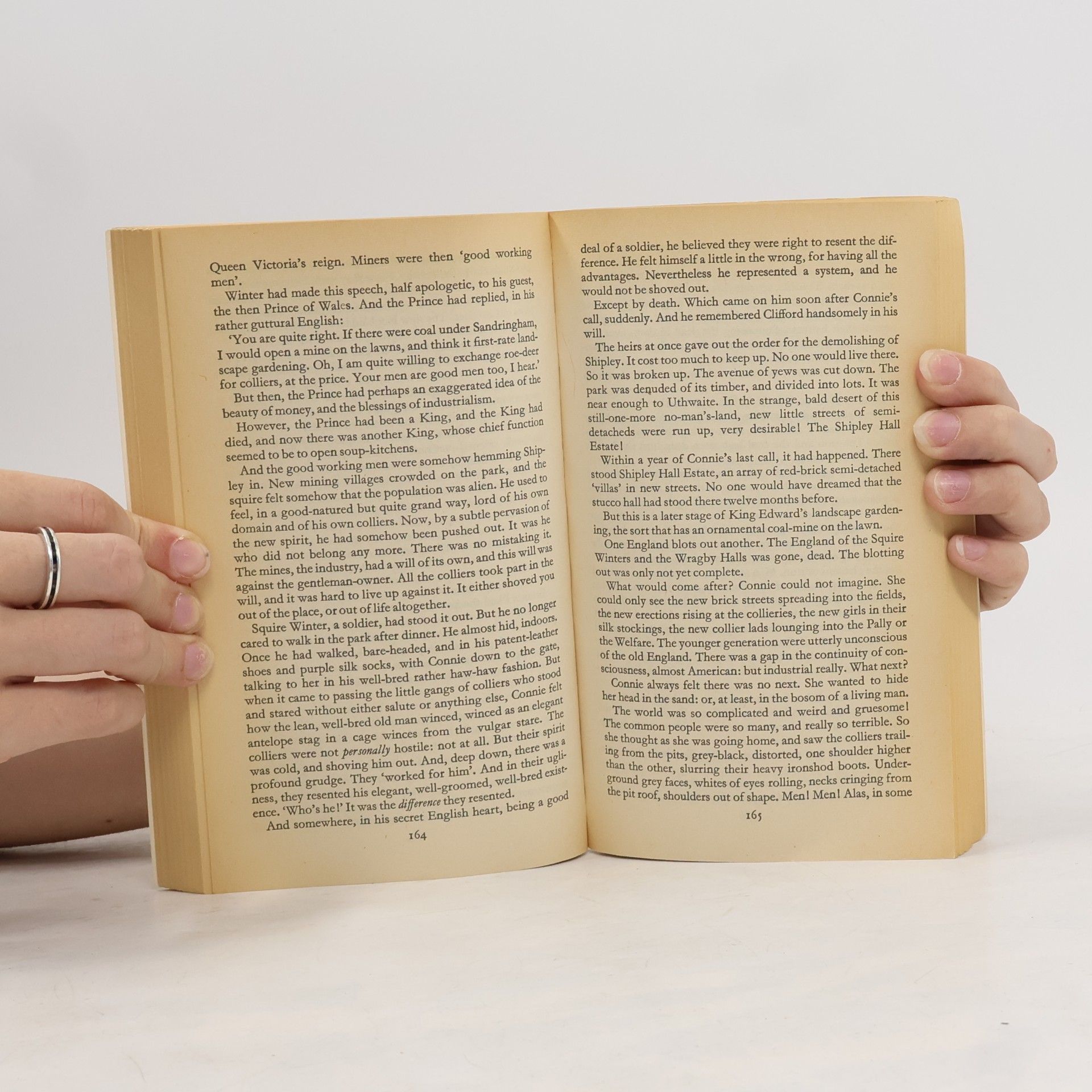 D. H. Lawrence The First Lady Chatterley. The first version of Lady Chatterley's lover