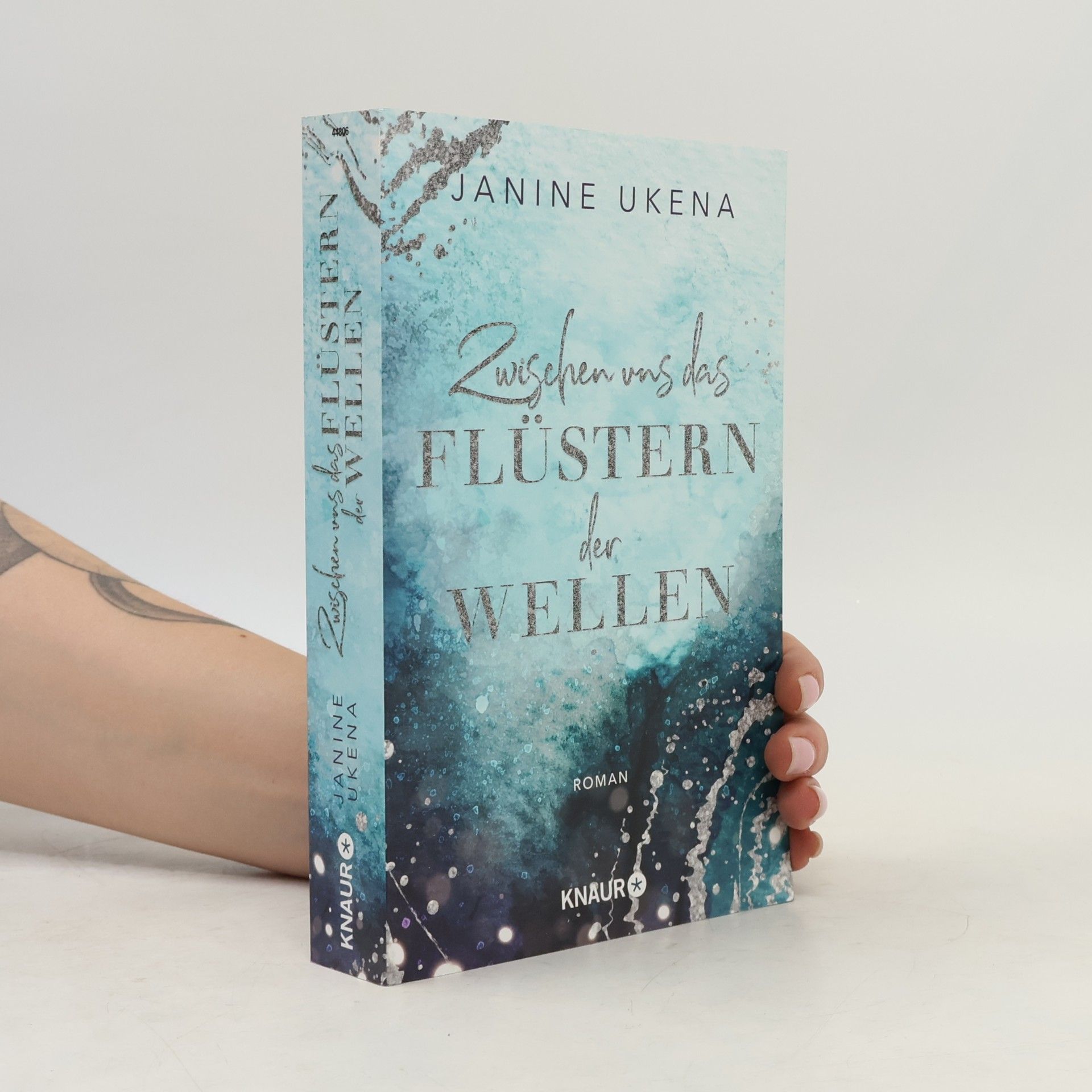 Janine Ukena Zwischen uns das Flüstern der Wellen / Sylt Suspense Bd.2