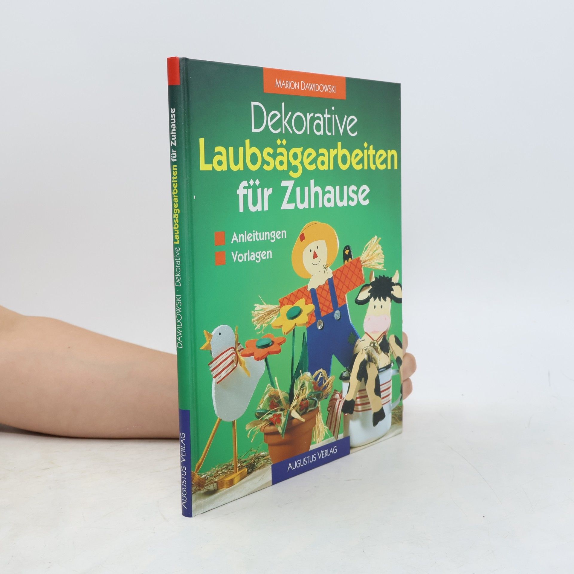 Dekorative Laubsägearbeiten für Zuhause