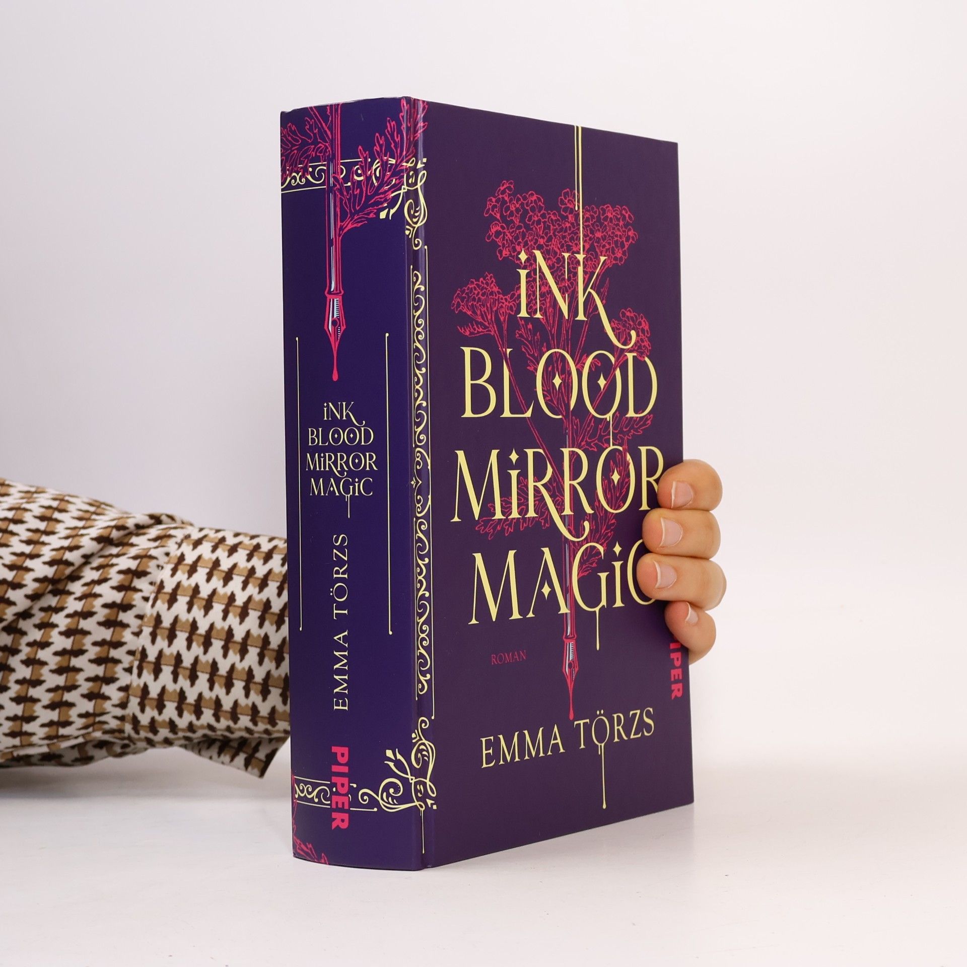 Emma Törzs Ink Blood Mirror Magic