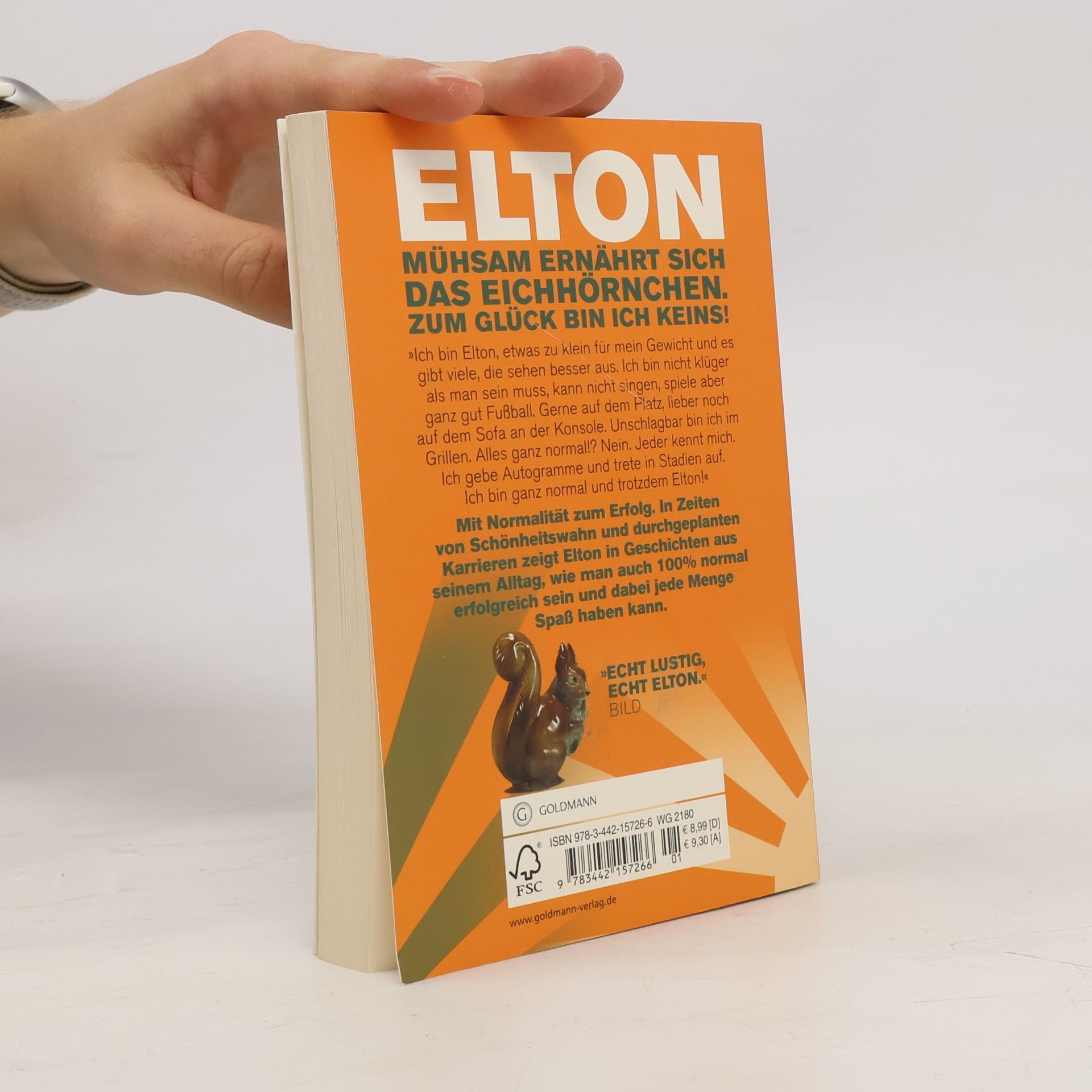 Elton Mühsam ernährt sich das Eichhörnchen