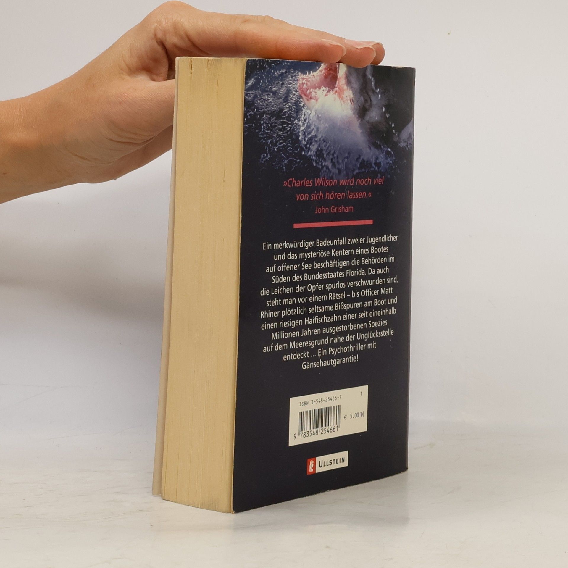 Charles Wilson Sharks! Gefahr aus der Tiefe. Roman. Aus d. Amerikan. v. Klaus-Dieter Schmidt