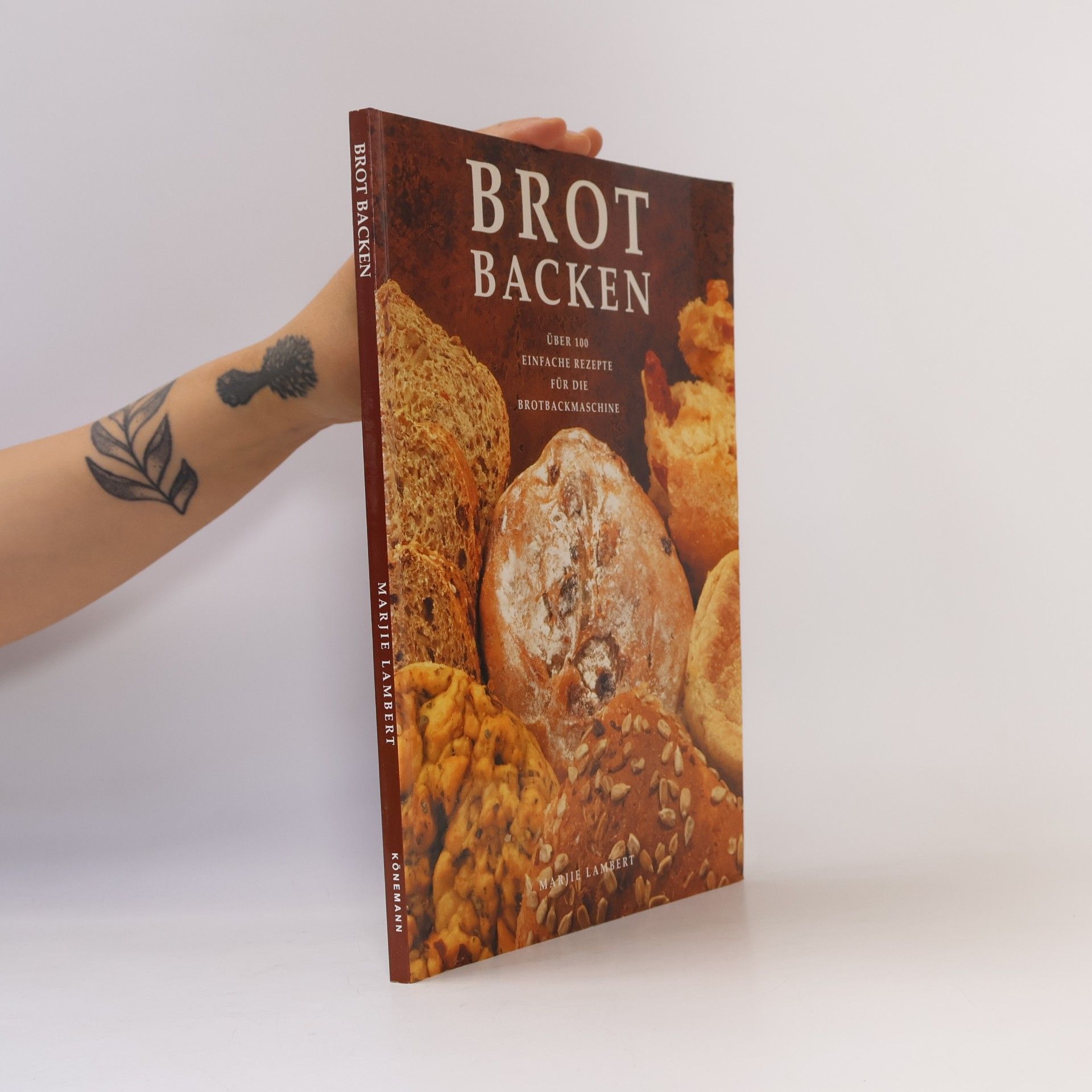 Marjie Lambert Backen mit der Brotmaschine