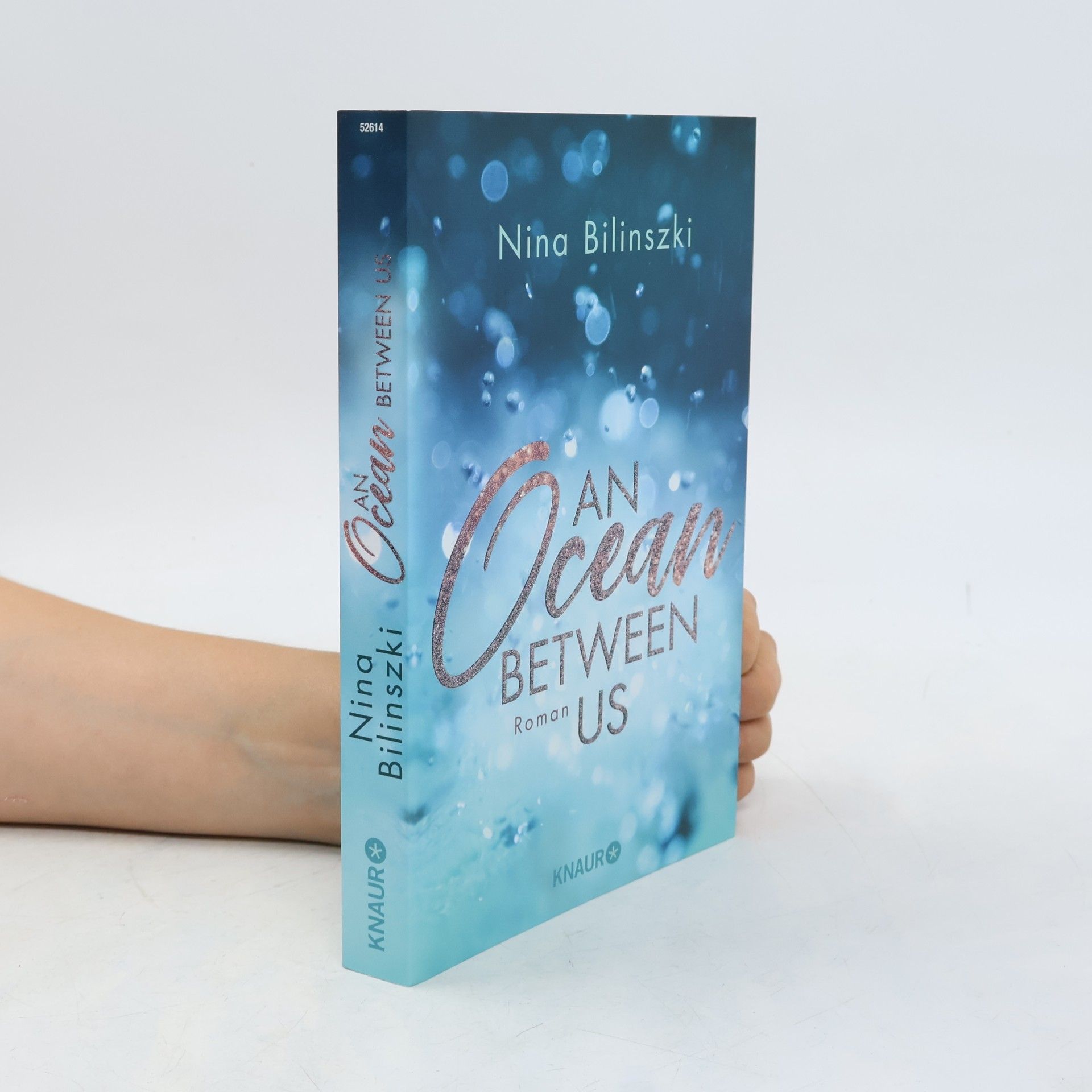 Nina Bilinszki An ocean between us