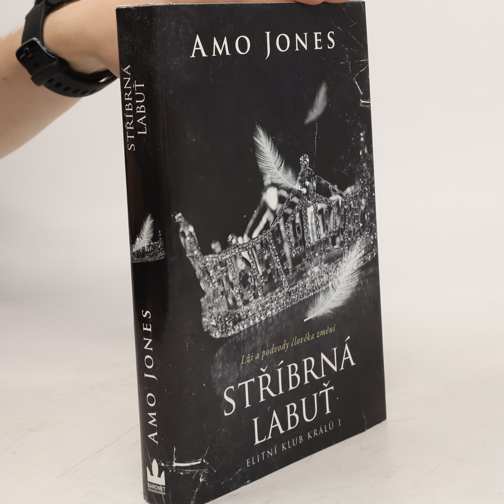 Amo Jones Stříbrná labuť