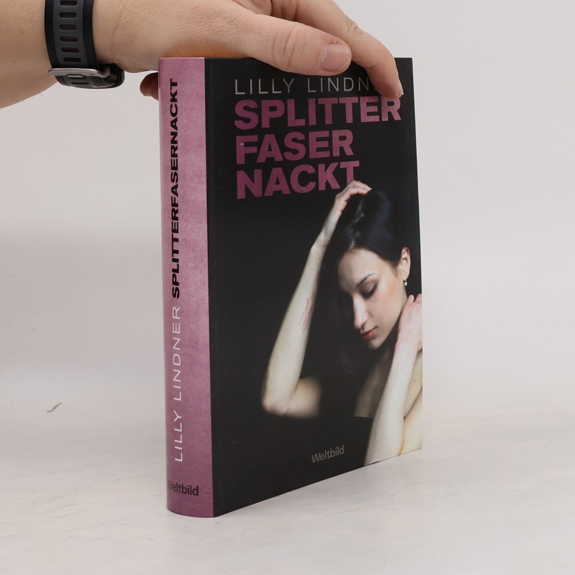 Lilly Lindner Splitterfasernackt