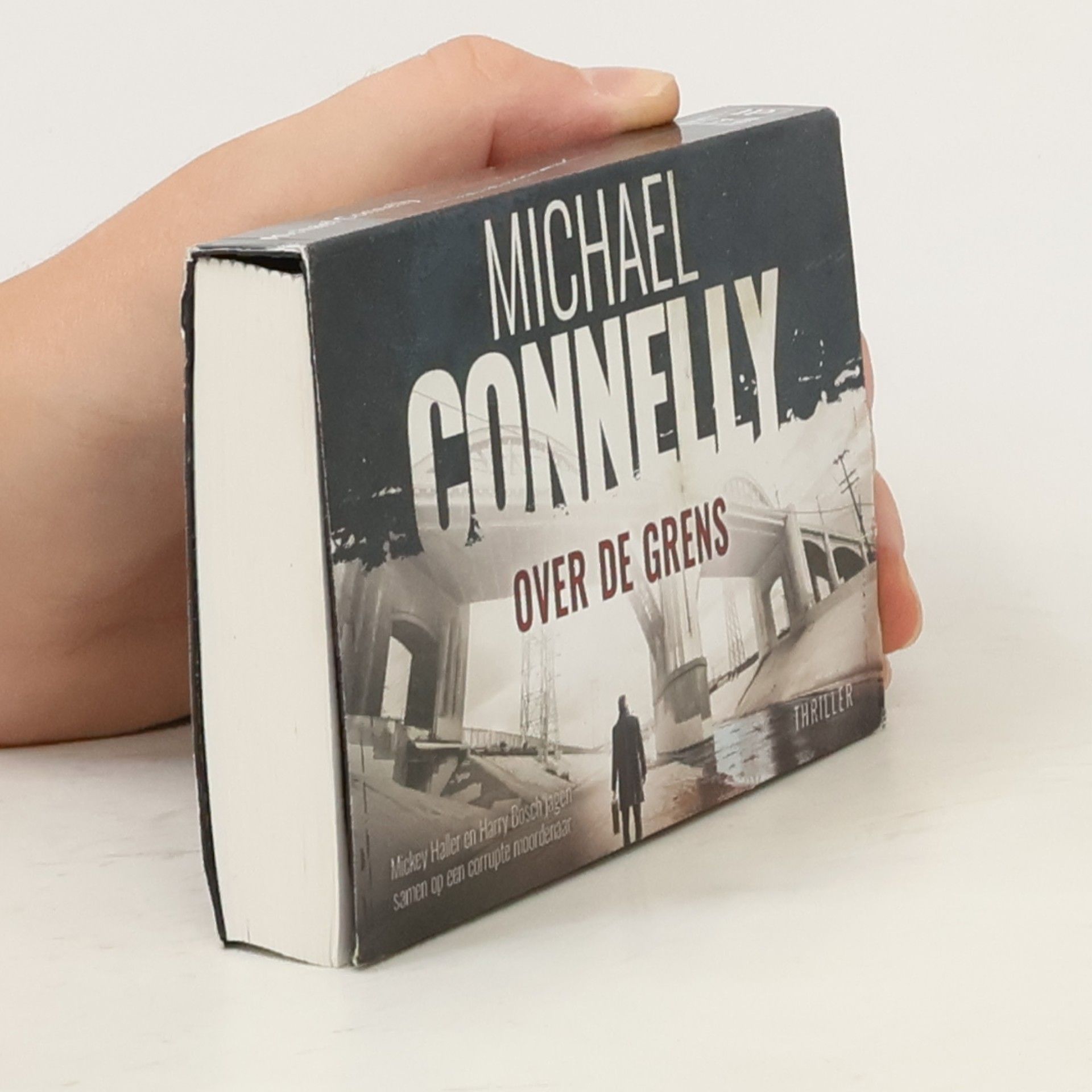 Michael Connelly Over de grens