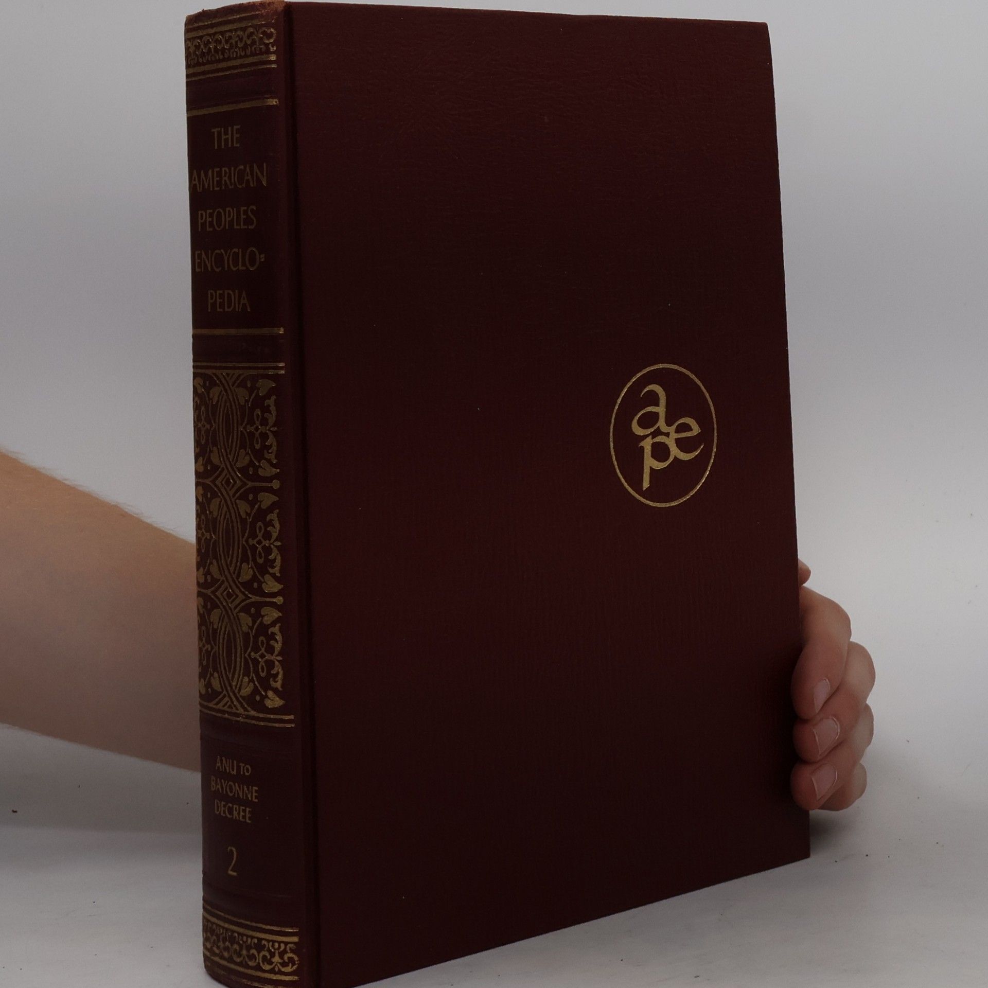 Kolektiv autorů The American Peoples Encyklopedia 2