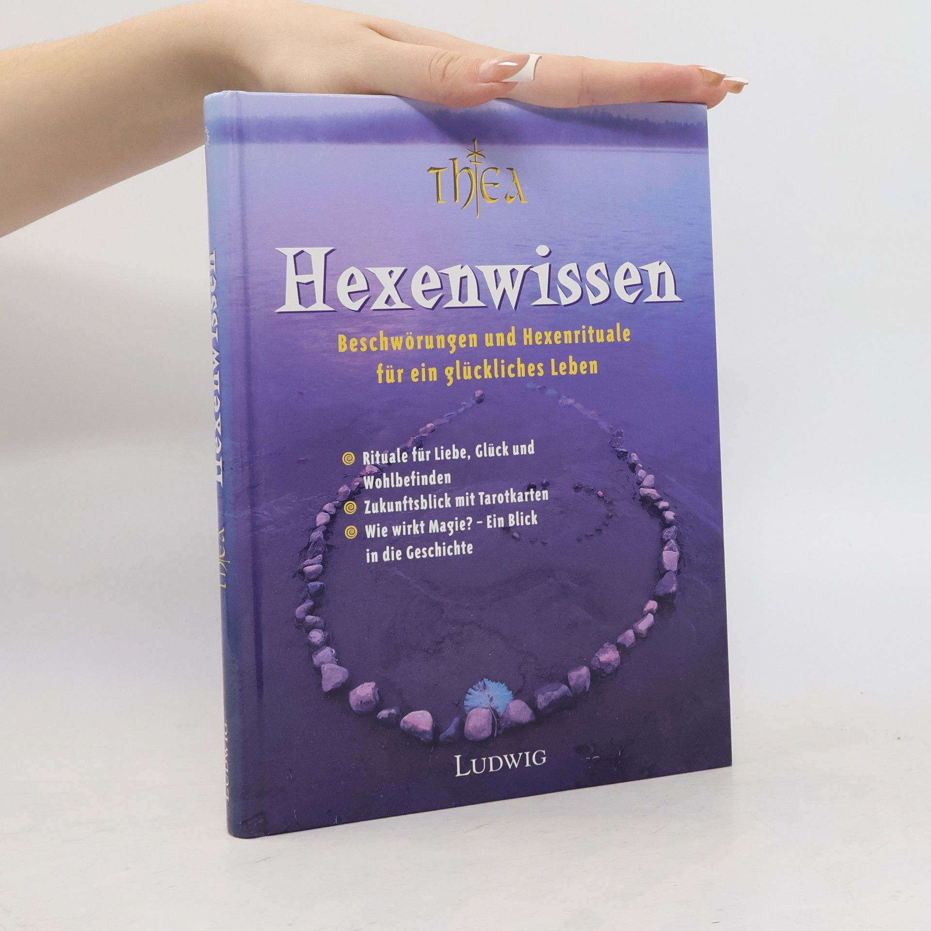 Thea Hexenwissen