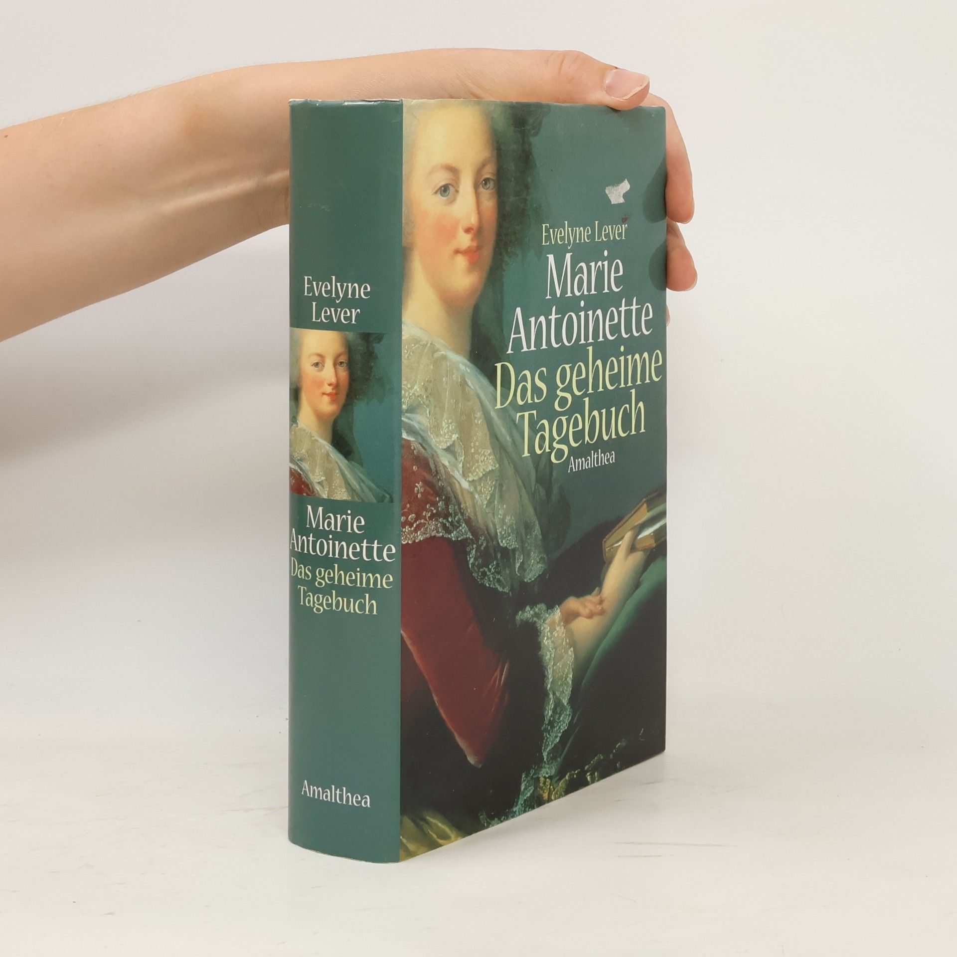 E. velyne Lever Marie Antoinette