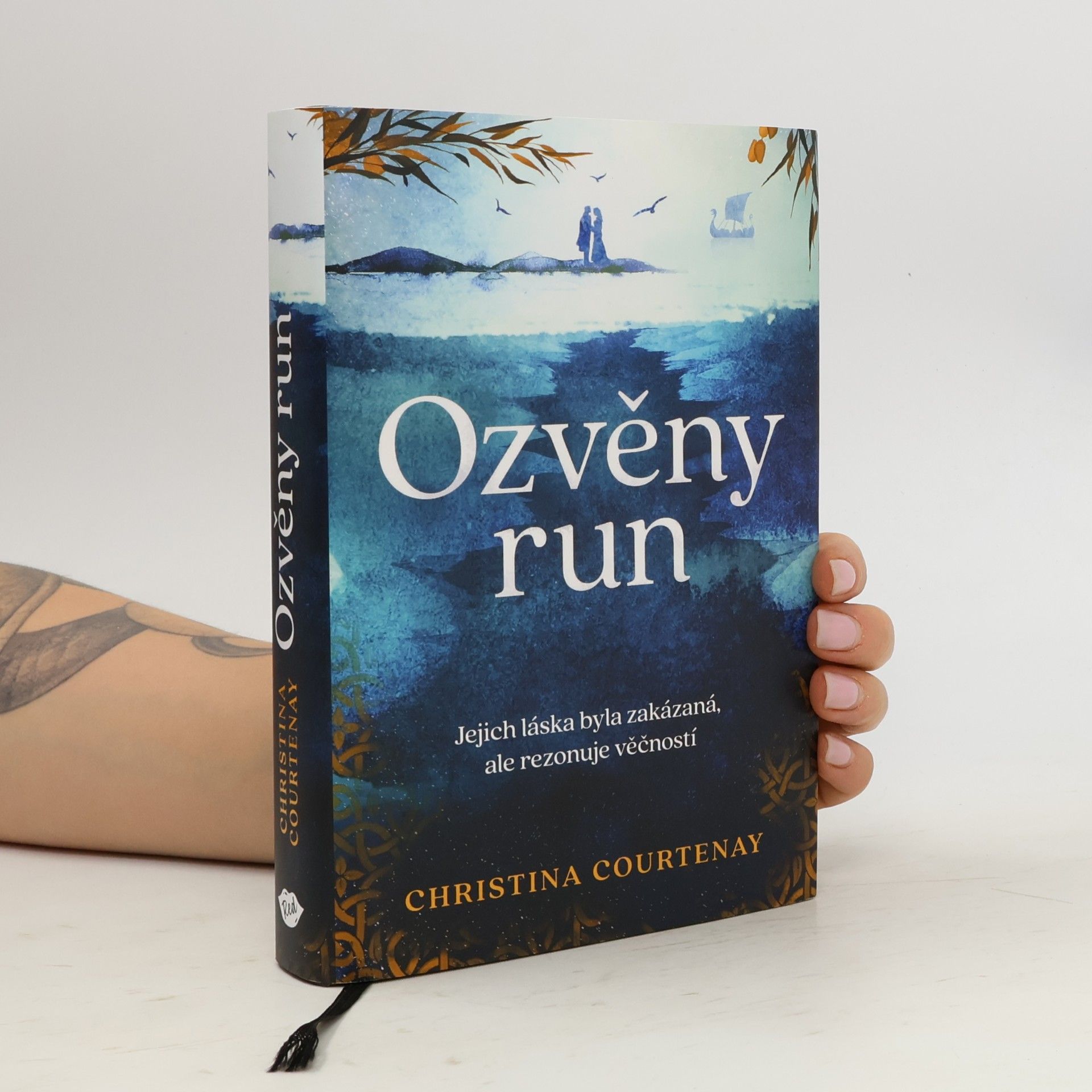 Christina Courtenay Ozvěny run