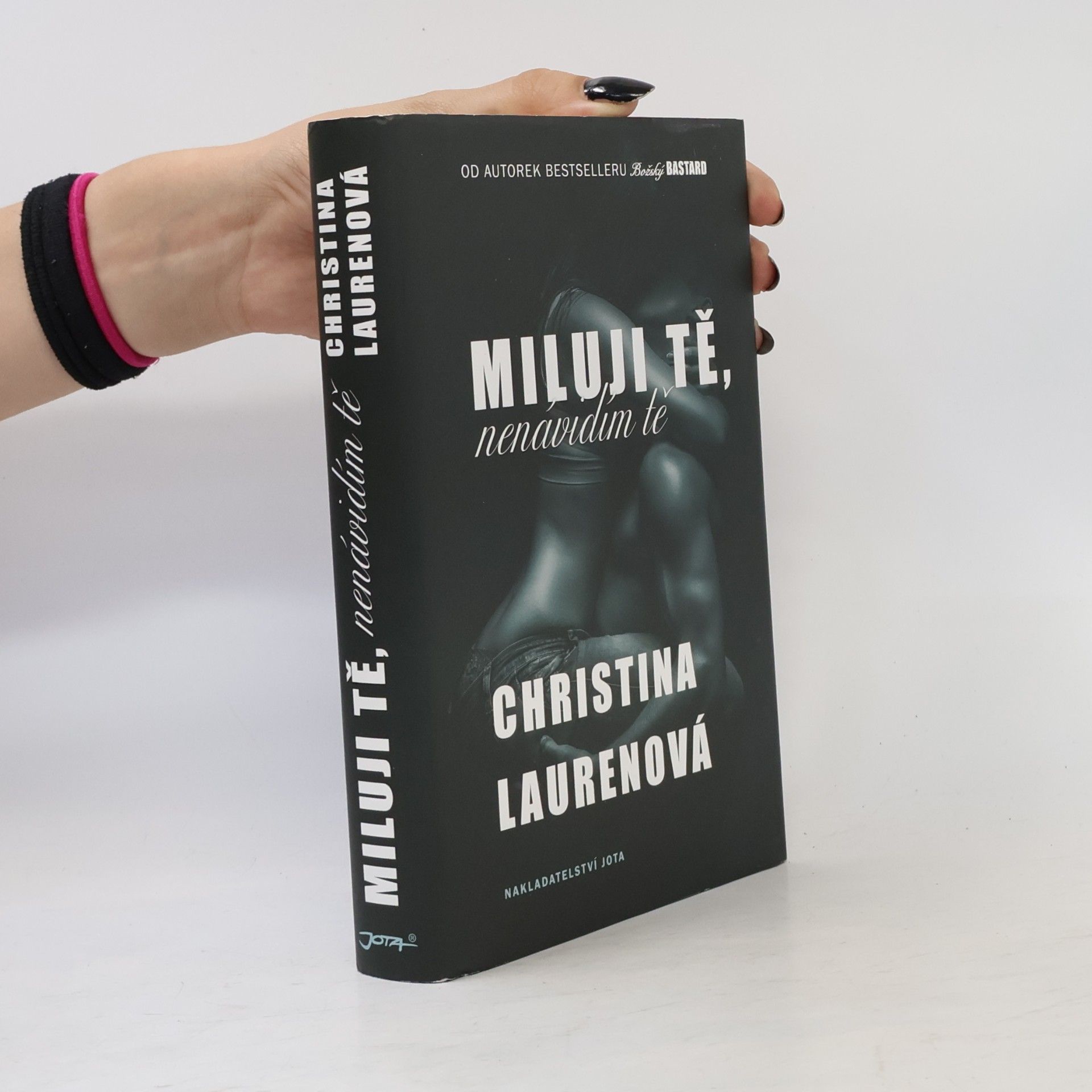 Christina Lauren Miluji tě, nenávidím tě
