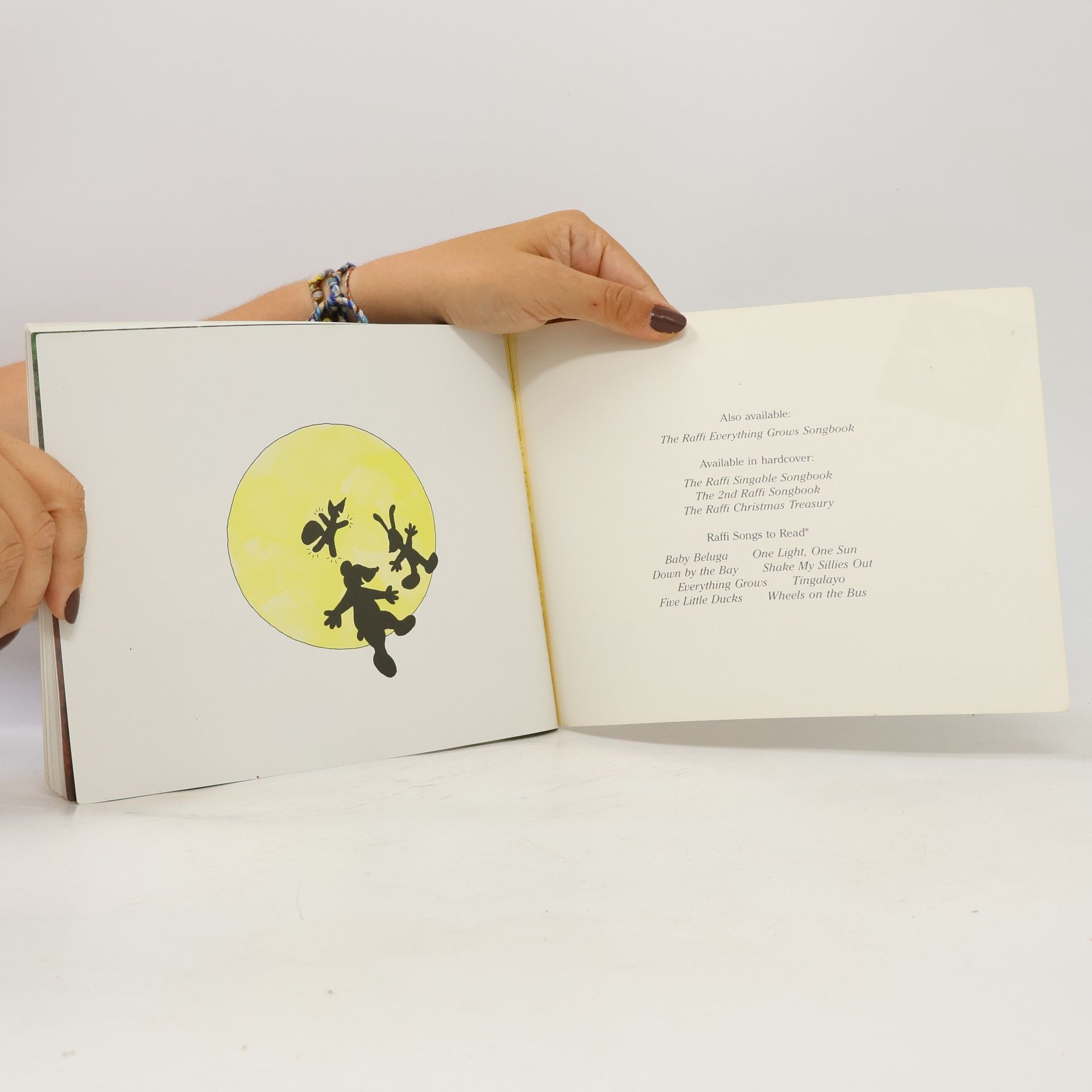 Raffi Raffi Songs to Read: Shake My Sillies Out