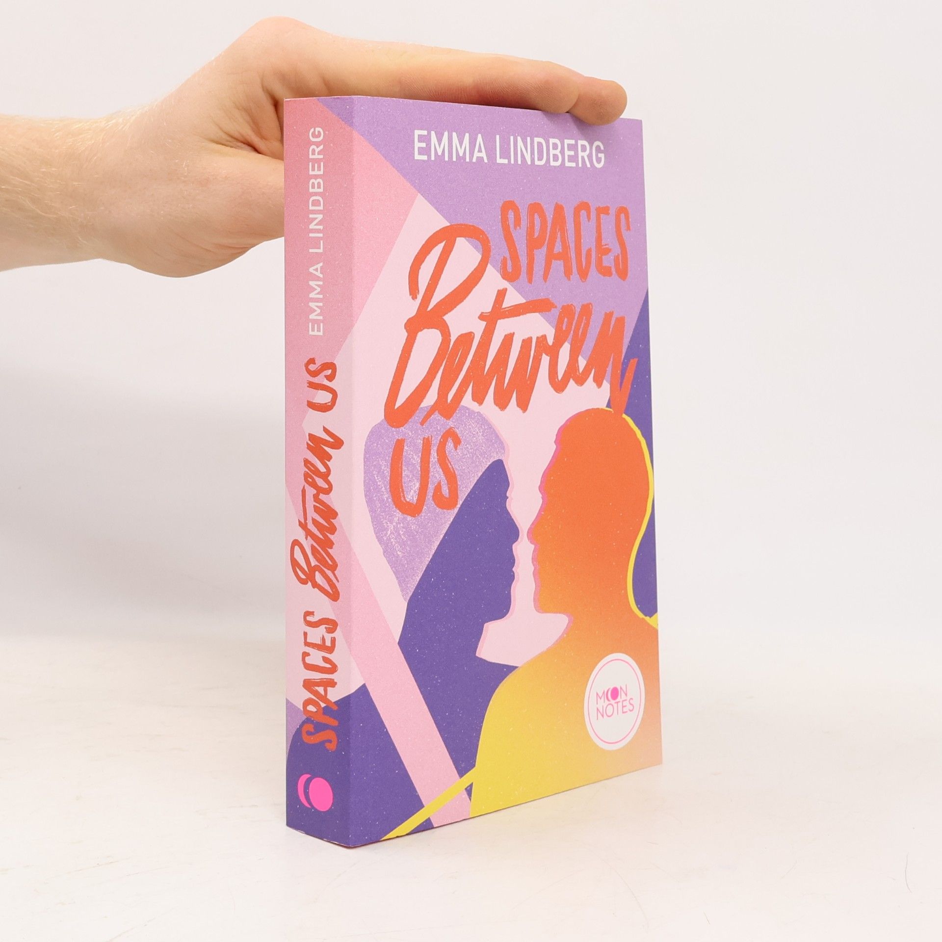 Emma Lindberg Spaces between us