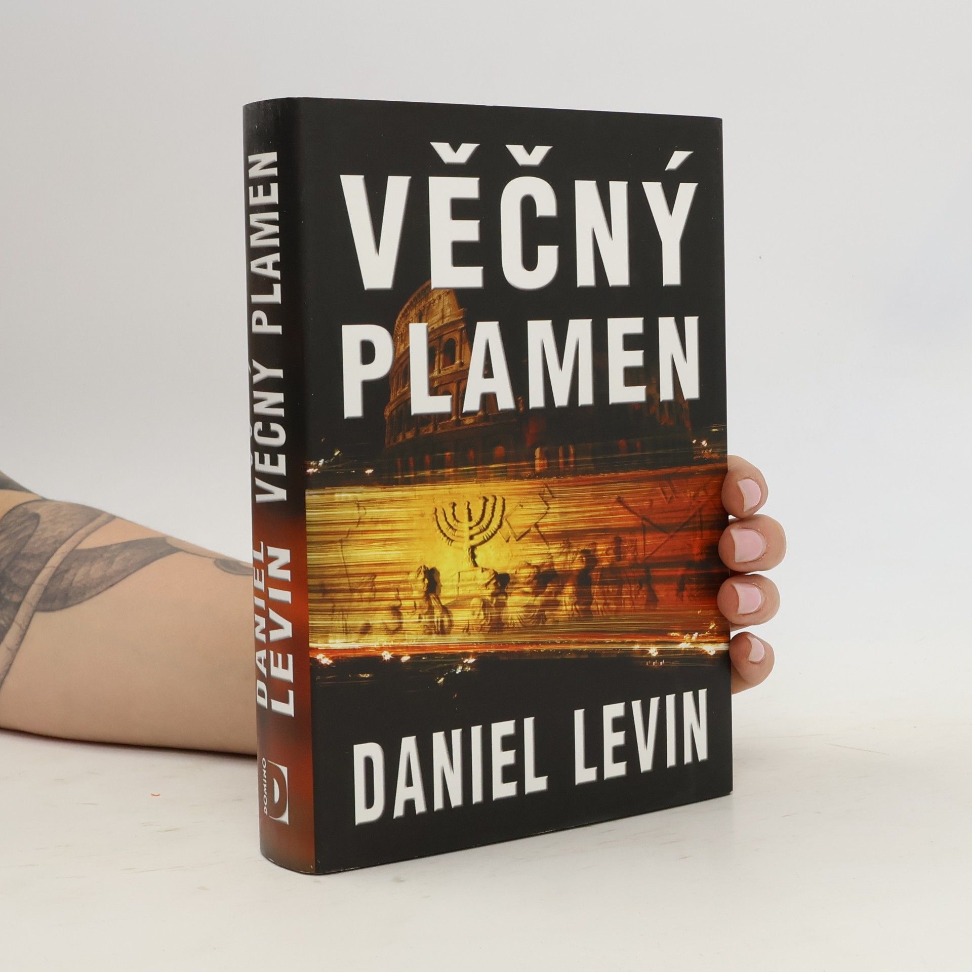 Daniel Levin Věčný plamen